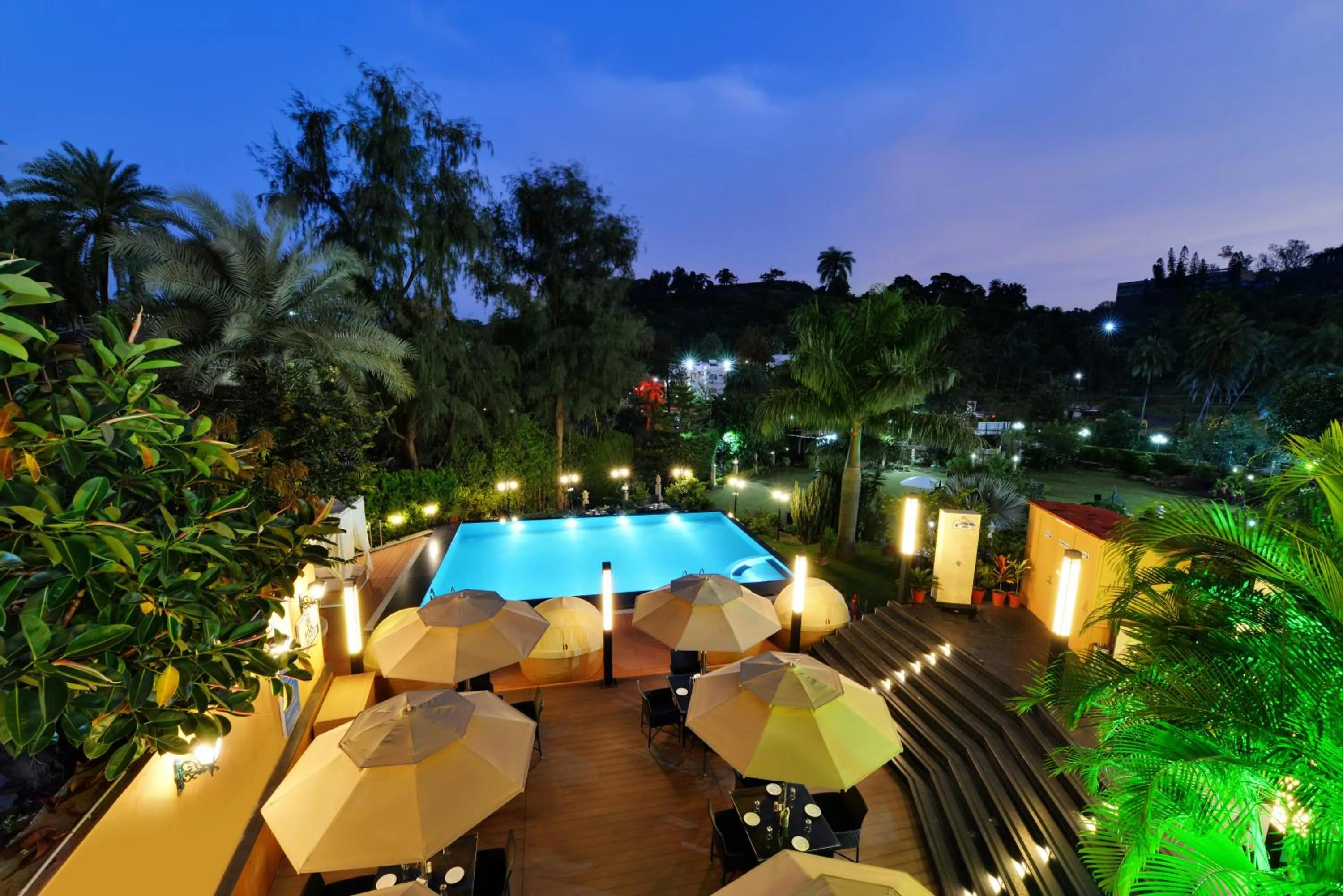 Swimming pool in Chacha Inn The Garden Retreat