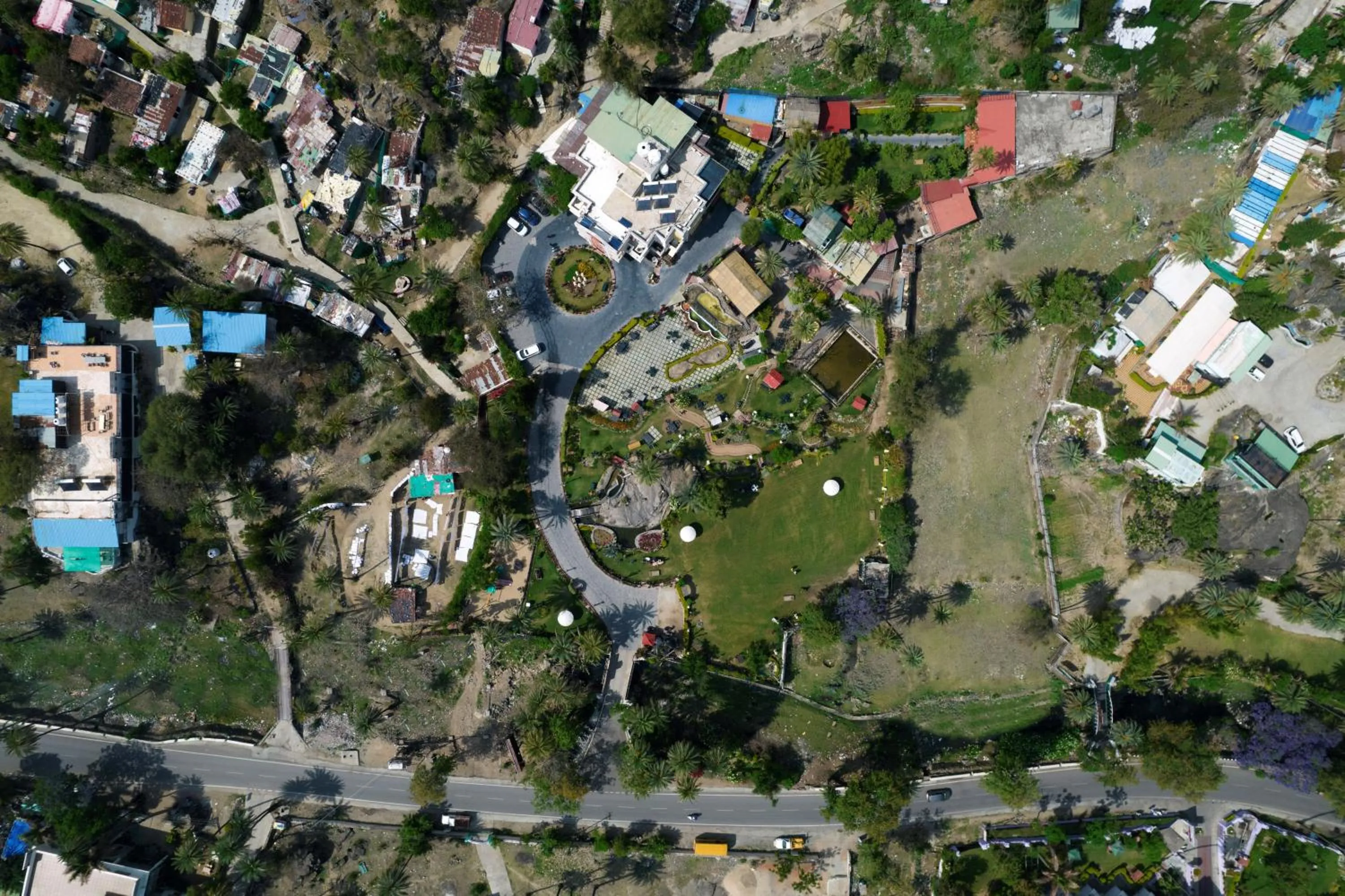 Property building in Chacha Inn The Garden Retreat