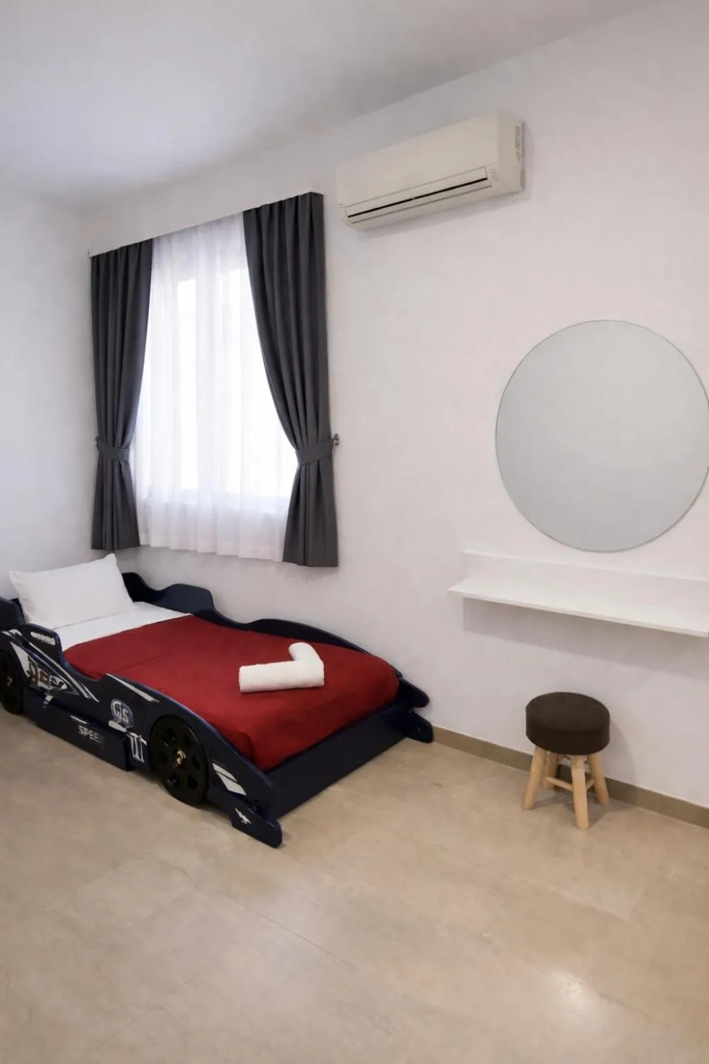 Oasis Apartments & Rooms