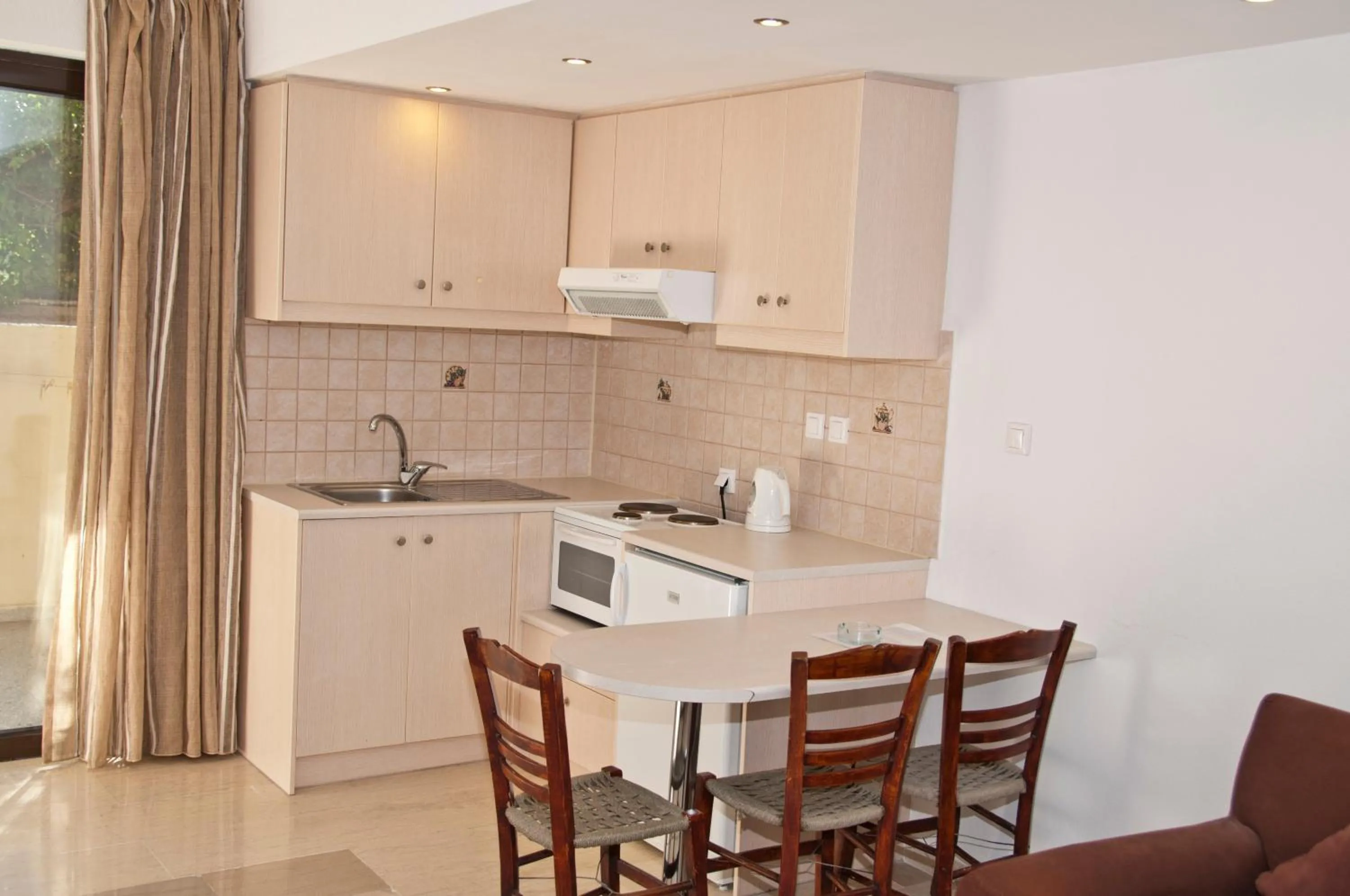 One-Bedroom Apartment (4 Adults) in Oasis Apartments & Rooms