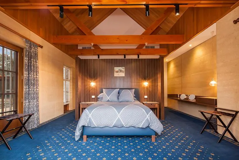 Photo of the whole room, Bed in Ballaratprimavera