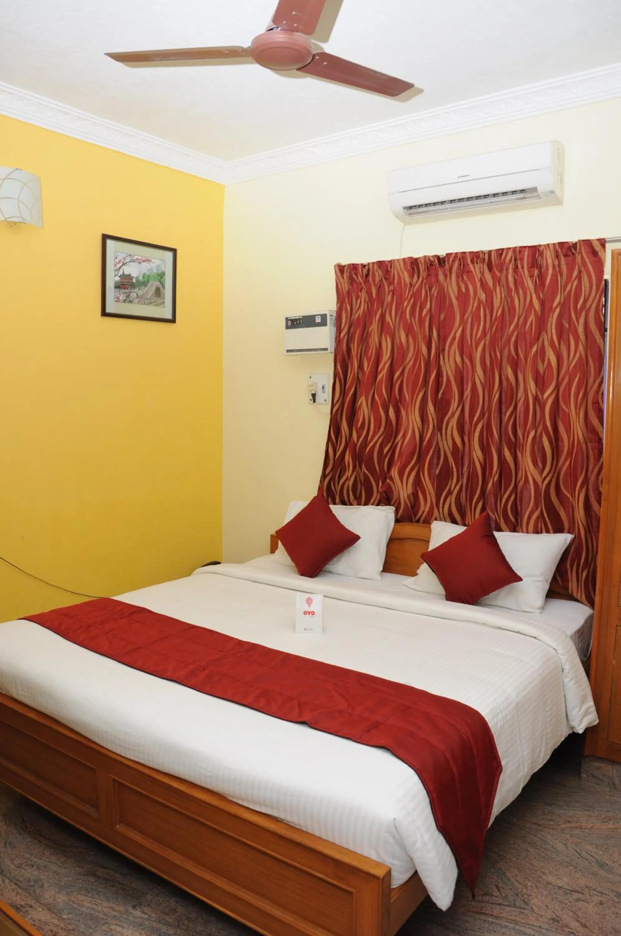 Bed in Green Grande Inn