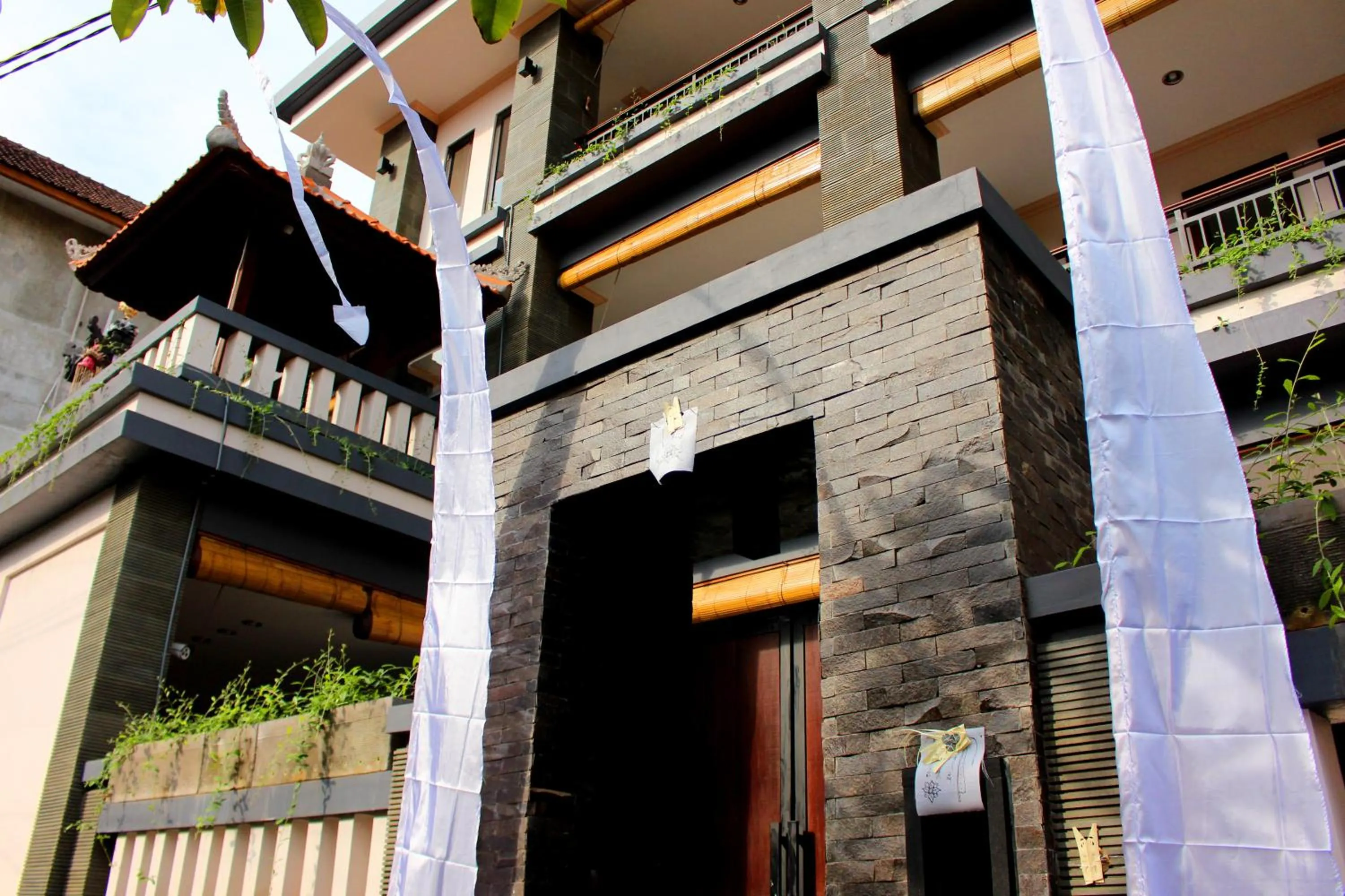 Property building in Pondok 3 Mertha