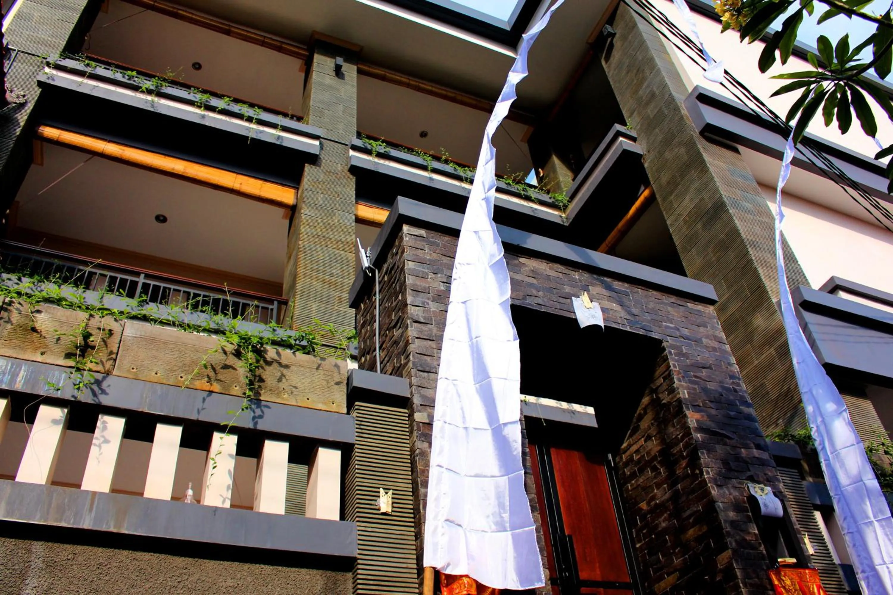 Property building in Pondok 3 Mertha