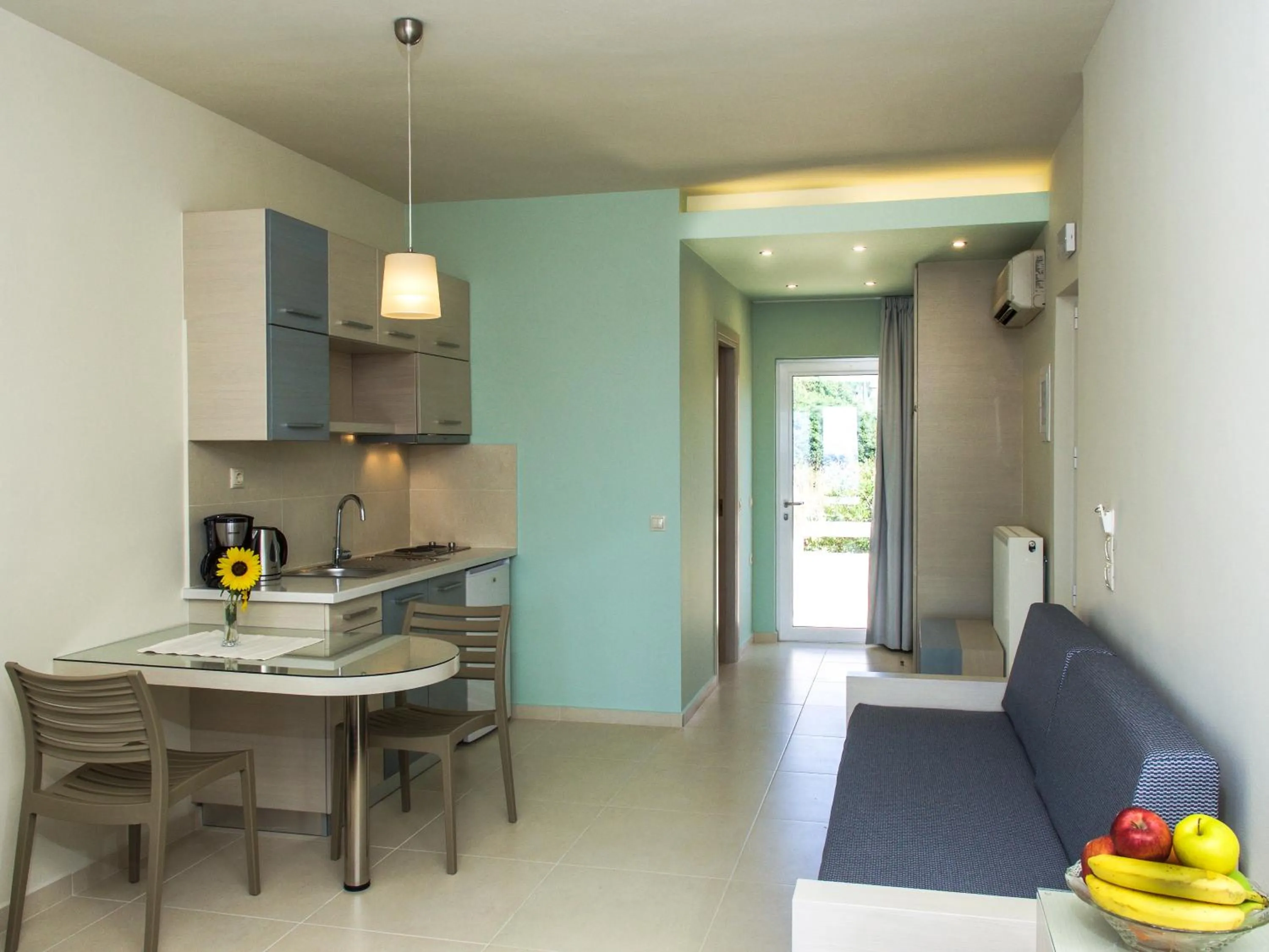 Photo of the whole room in Villa Alexander