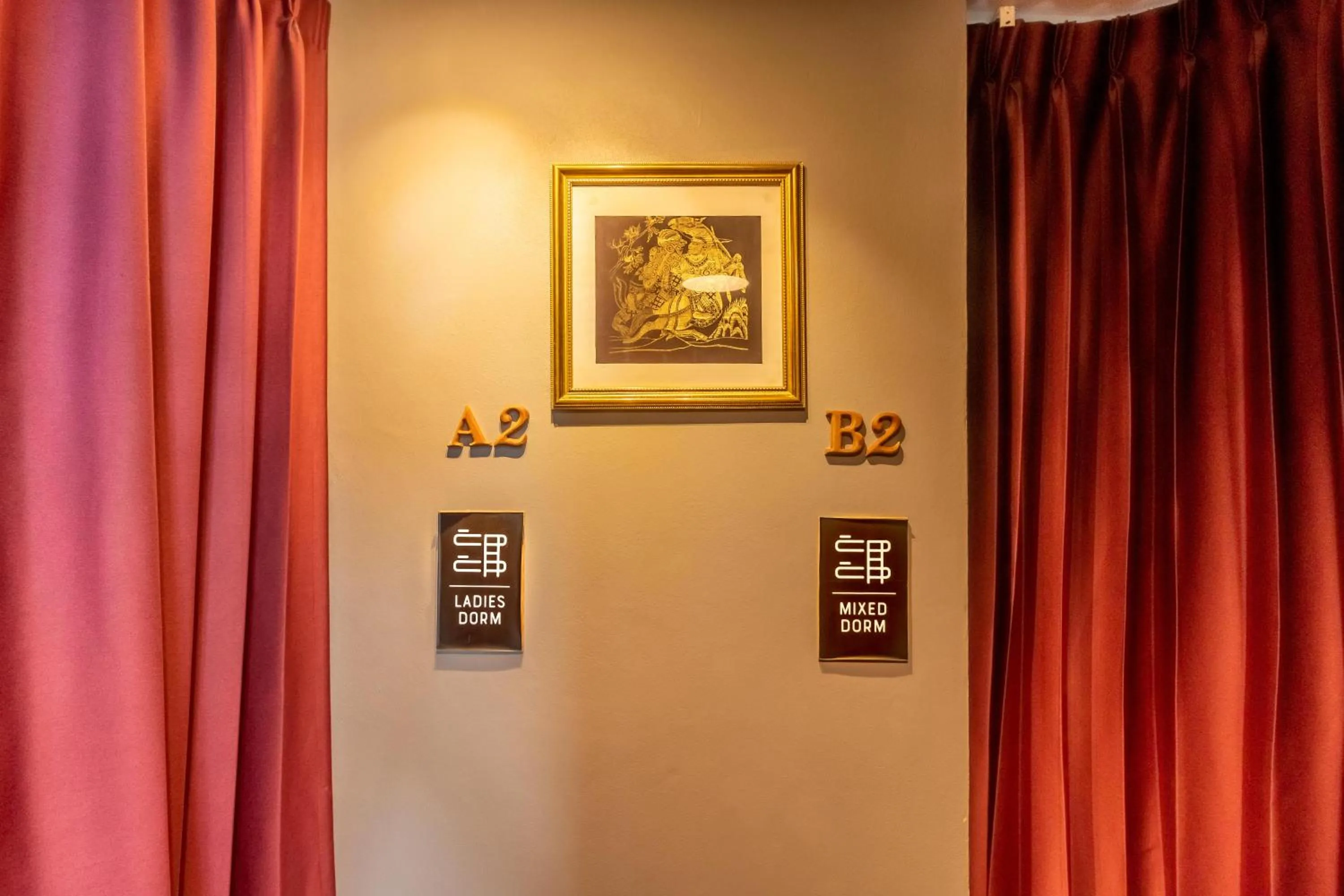 ThongLor Travellers Hostel and Cafe