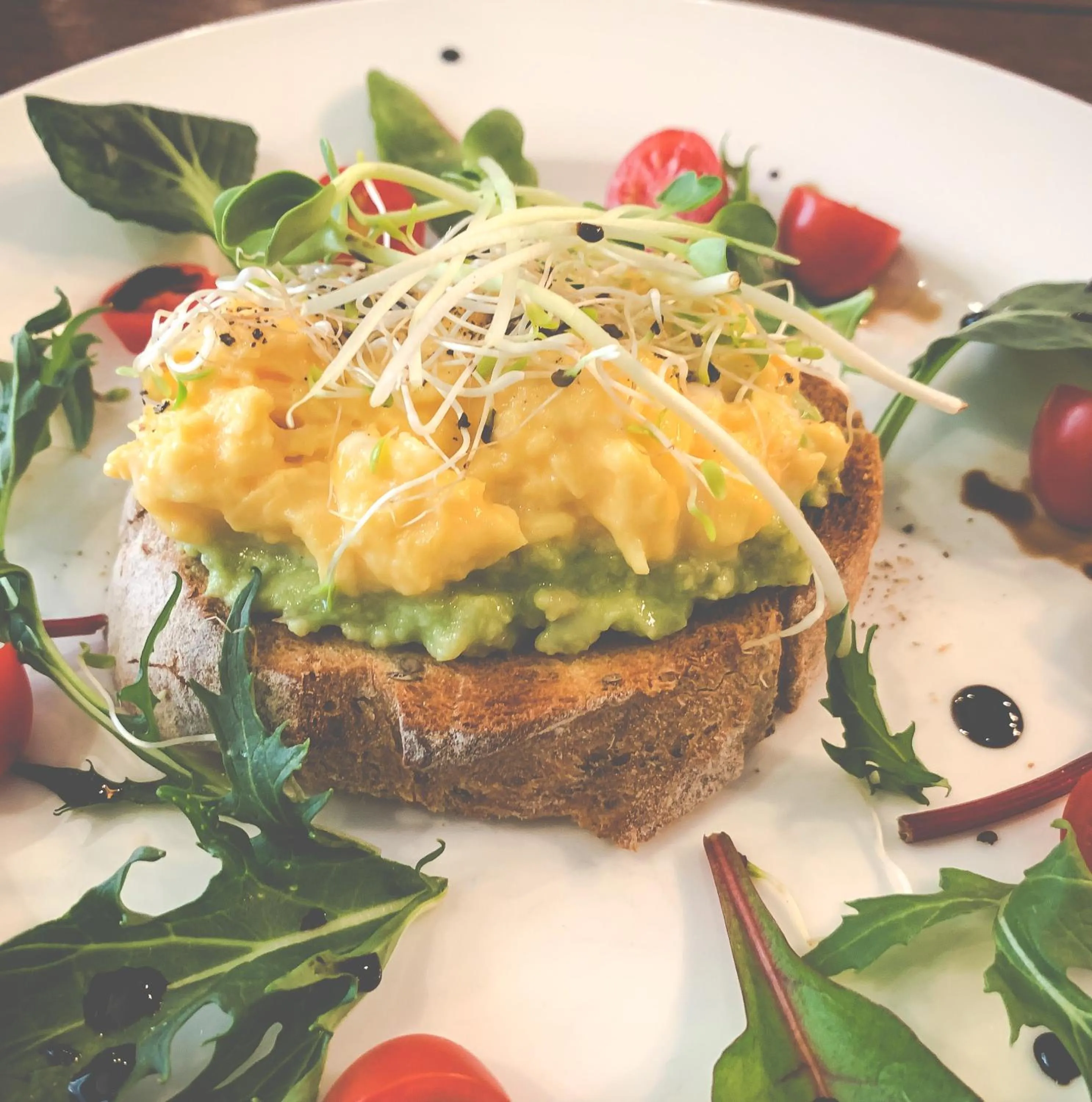 ThongLor Travellers Hostel and Cafe