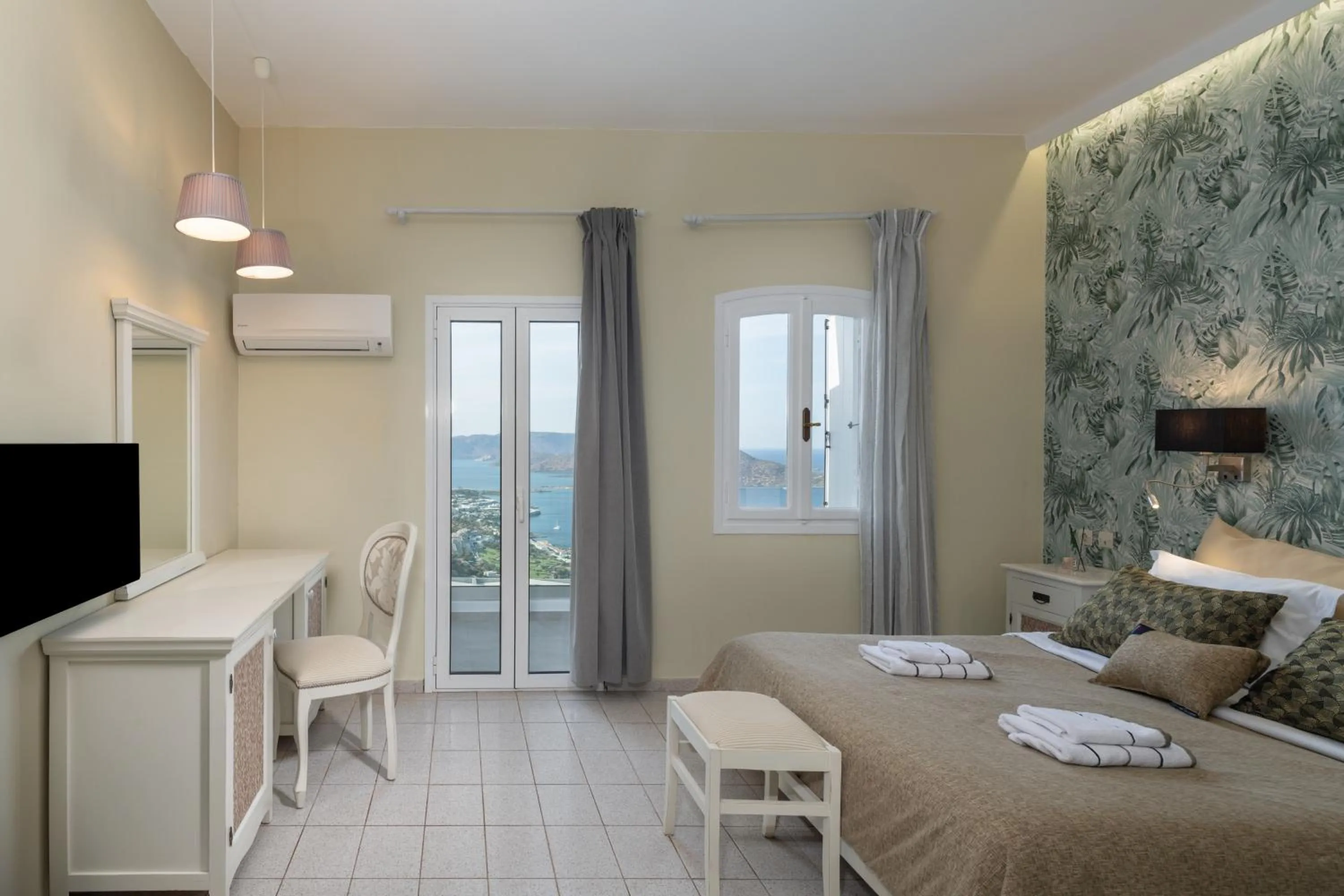 Photo of the whole room, Bed in Adrakos Apartments (Adults Only)