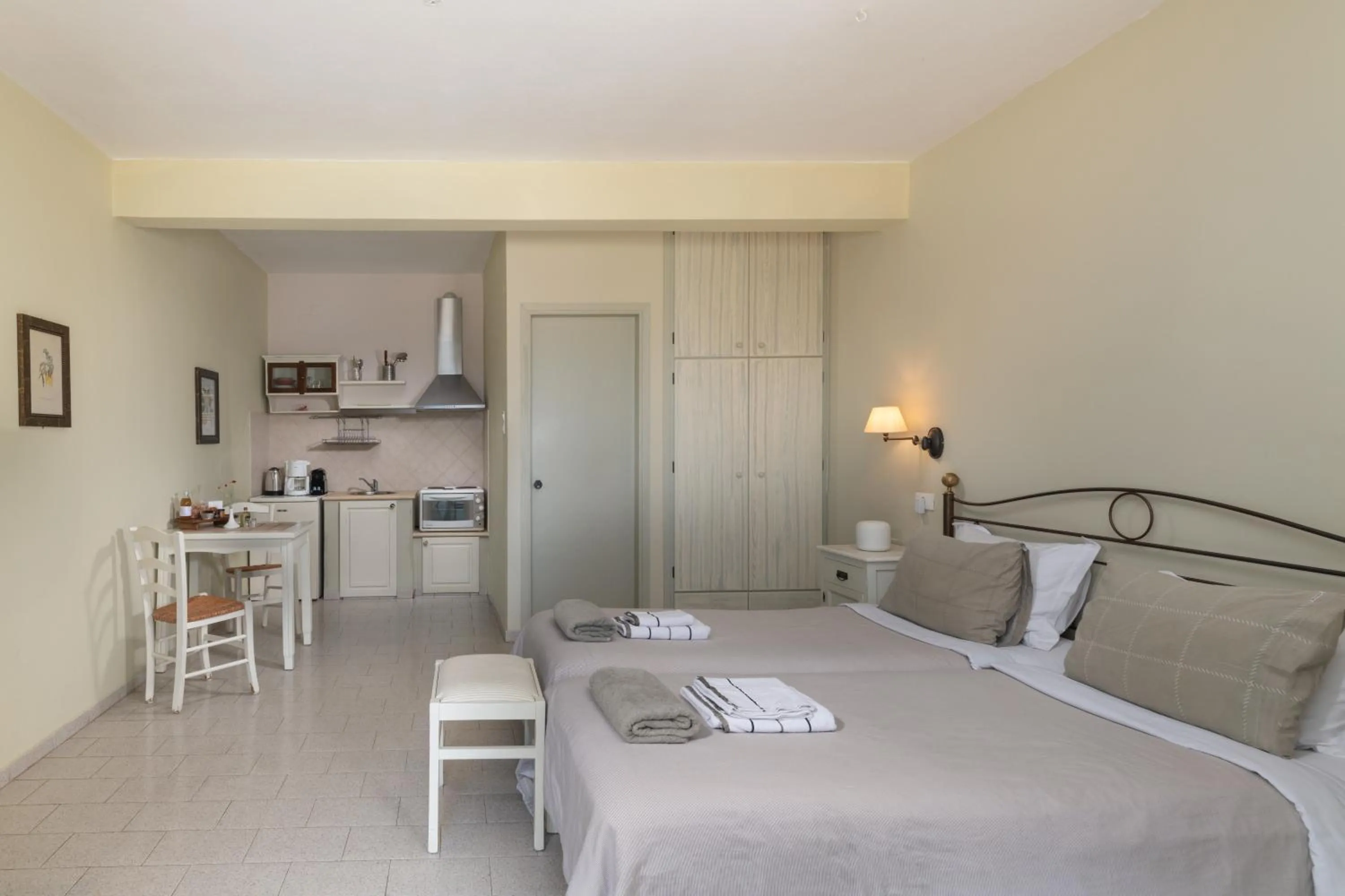 Kitchen or kitchenette, Bed in Adrakos Apartments (Adults Only)