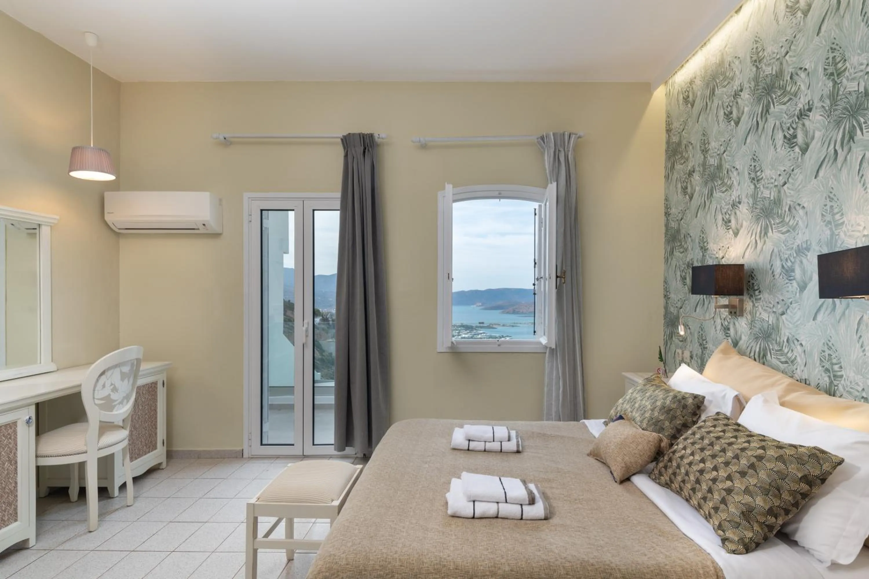 Photo of the whole room, Bed in Adrakos Apartments (Adults Only)