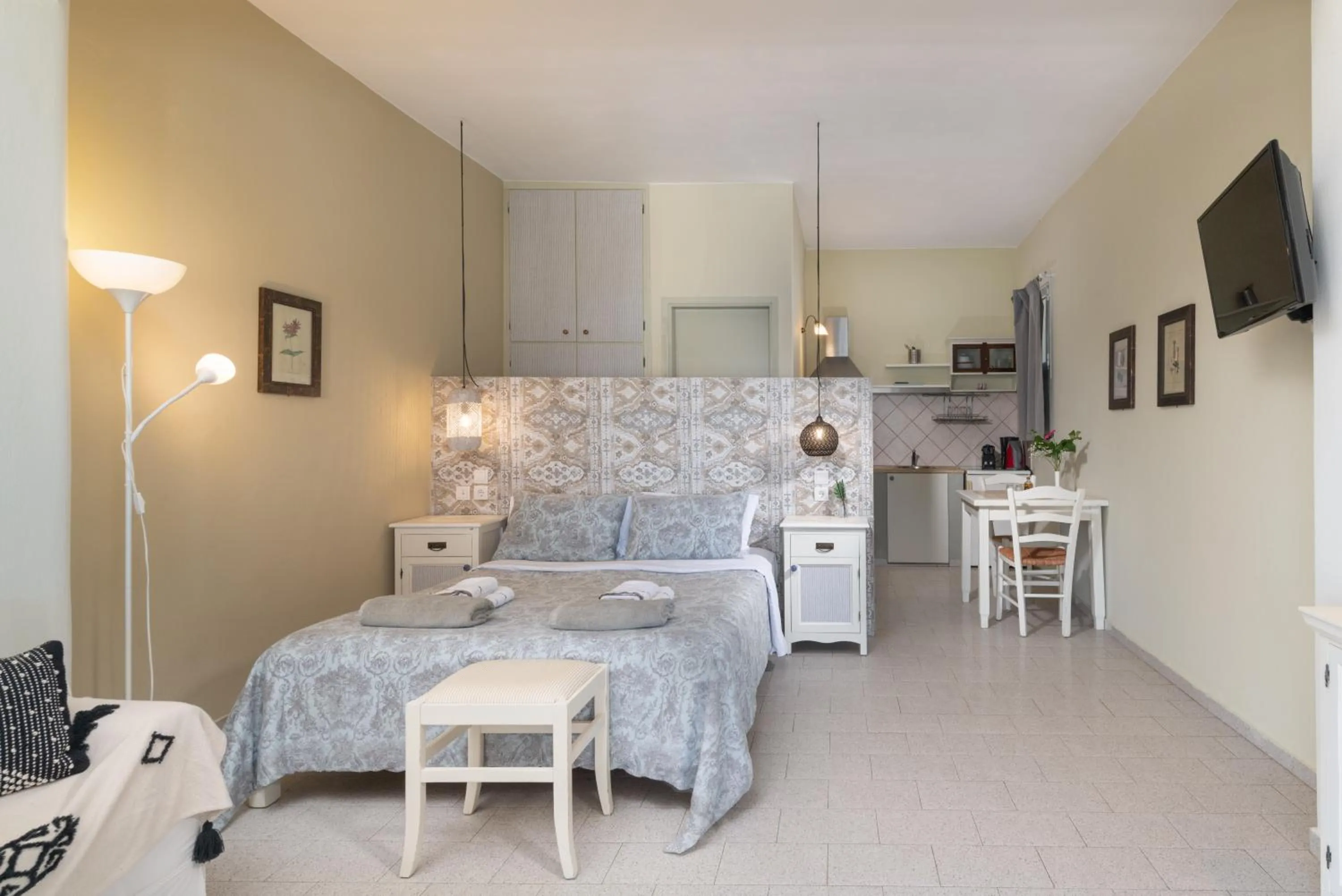 Photo of the whole room, Bed in Adrakos Apartments (Adults Only)