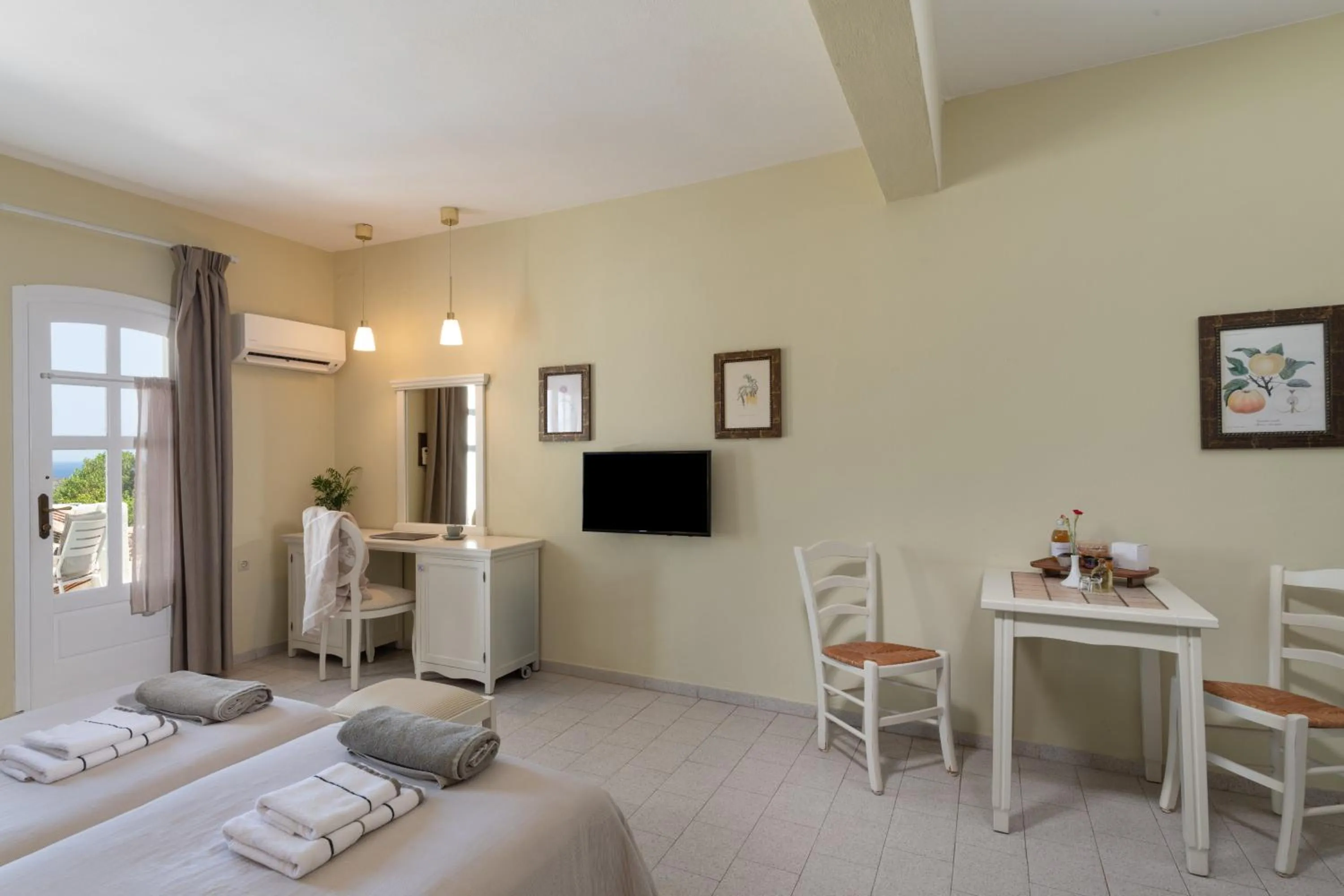 Photo of the whole room, Bed in Adrakos Apartments (Adults Only)