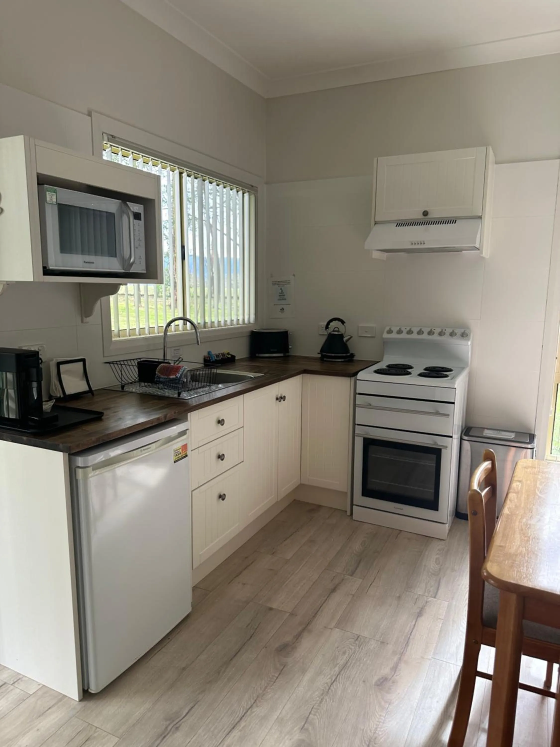 Coffee/tea facilities in Blueberry Hills On Comleroy Farmstay - Self-Contained Cottages