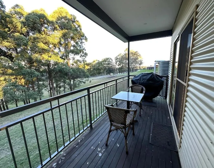Blueberry Hills On Comleroy Farmstay - Self-Contained Cottages