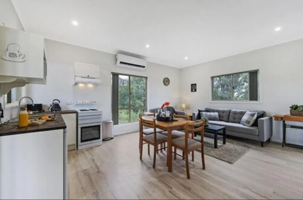 Blueberry Hills On Comleroy Farmstay - Self-Contained Cottages