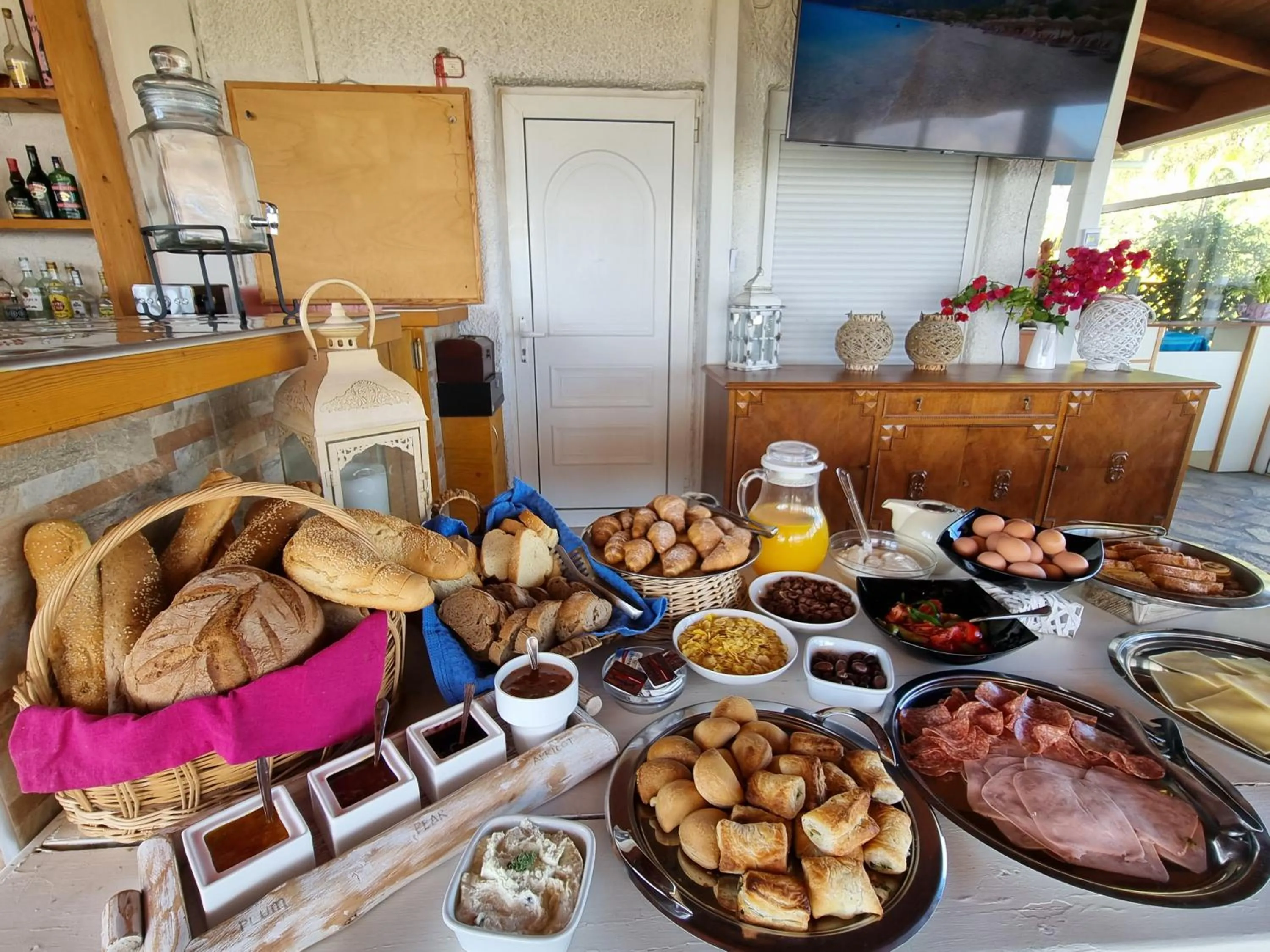 Food and drinks in Forestata Village