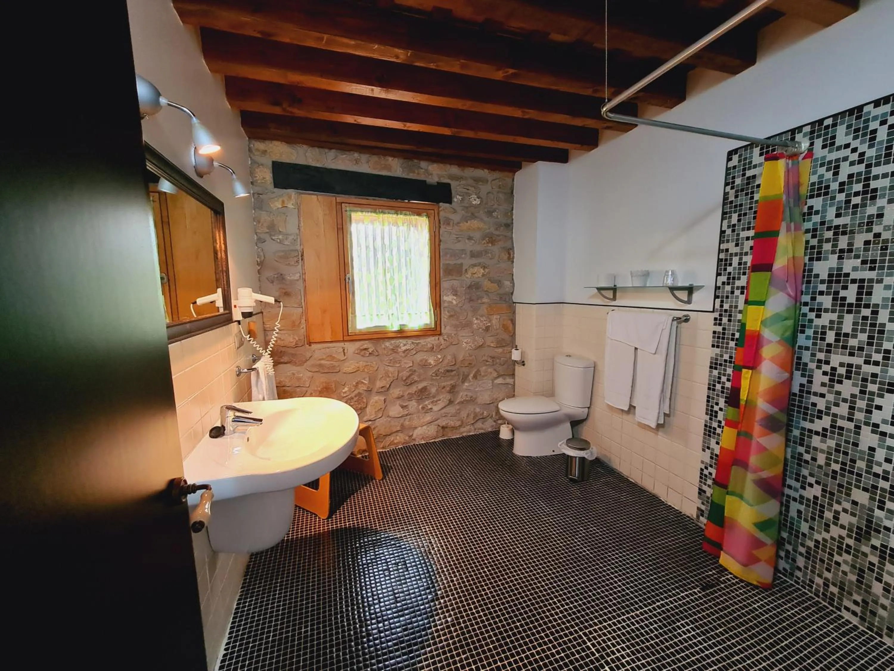 Shower in Posada Los Calderones