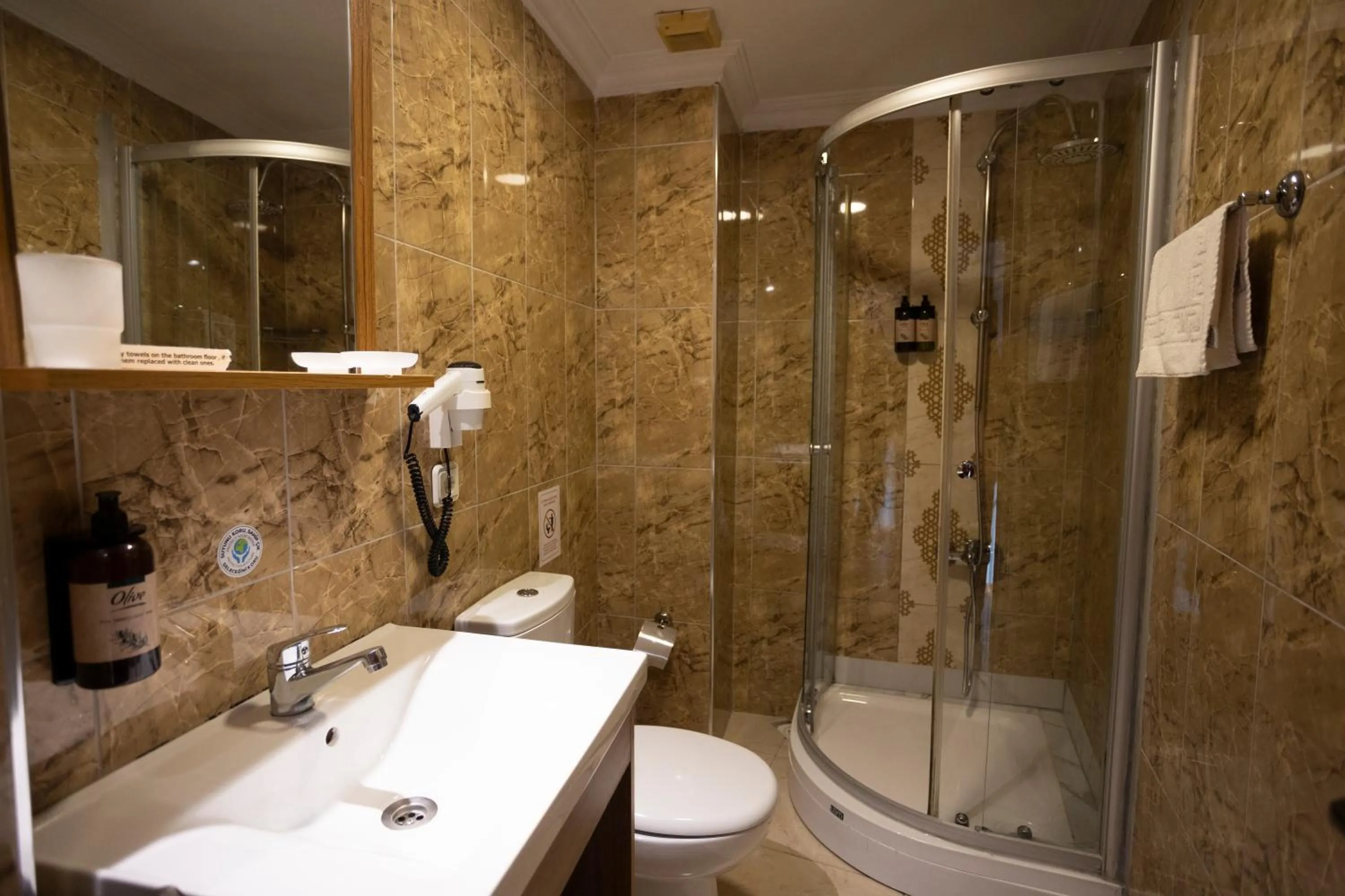 Shower in Tashkonak Studio Suites