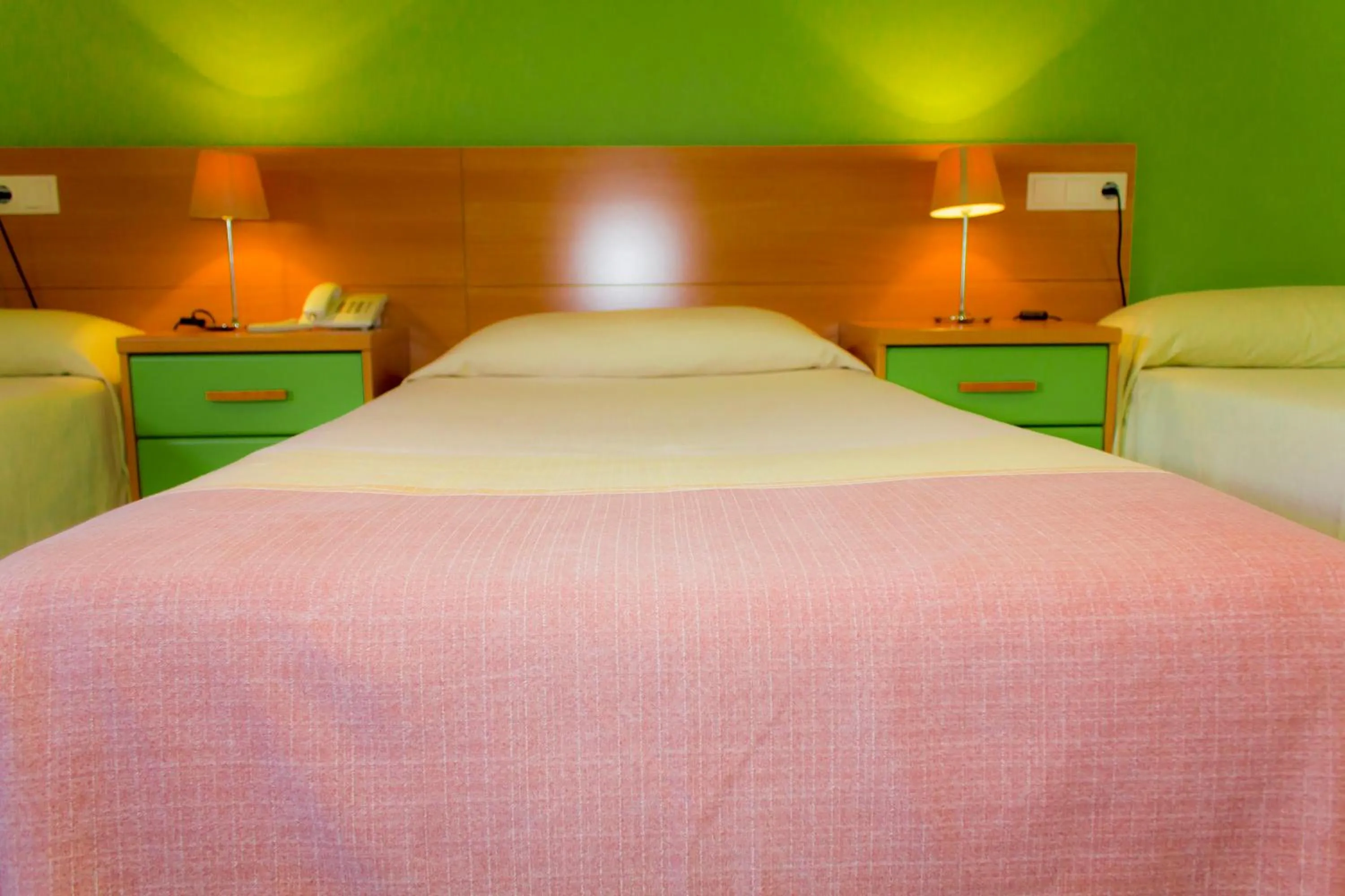 Bed in Hotel Restaurante Caracho