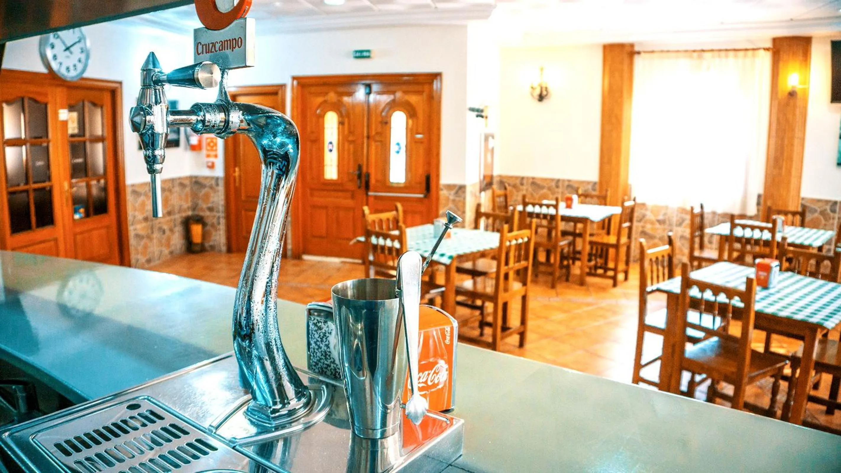 Restaurant/places to eat in Hotel Restaurante Caracho