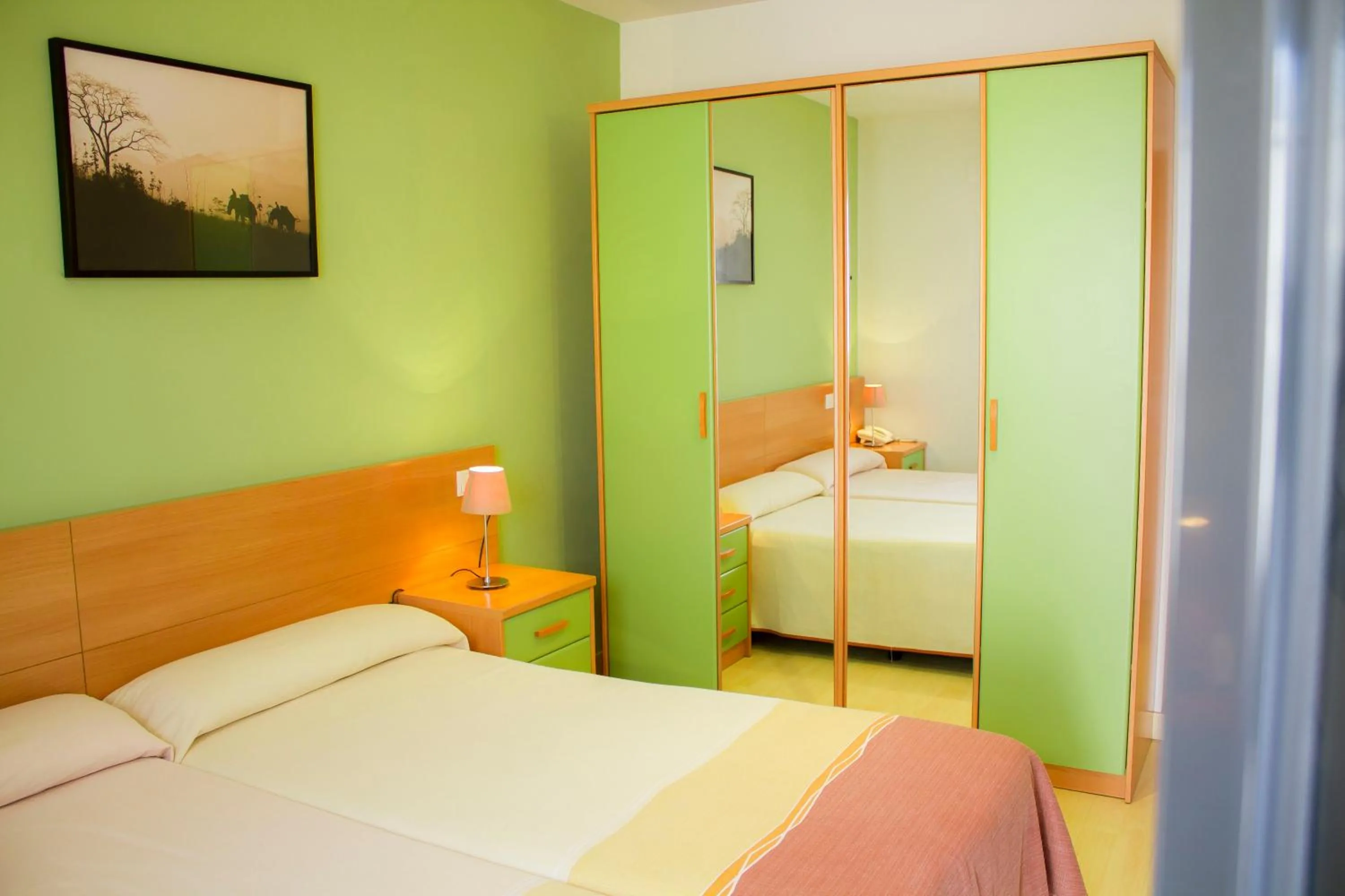 Bed in Hotel Restaurante Caracho