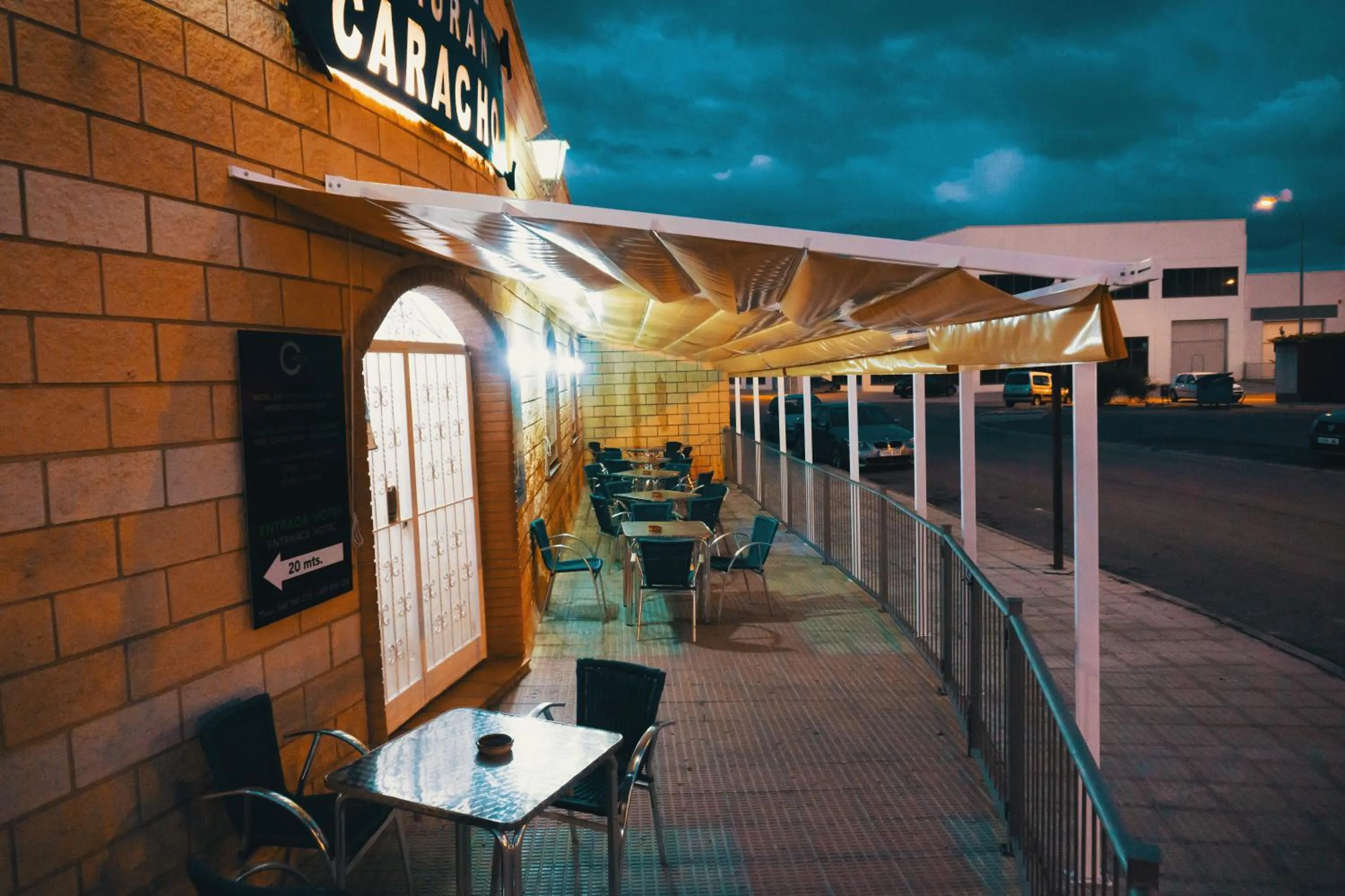 Restaurant/places to eat in Hotel Restaurante Caracho