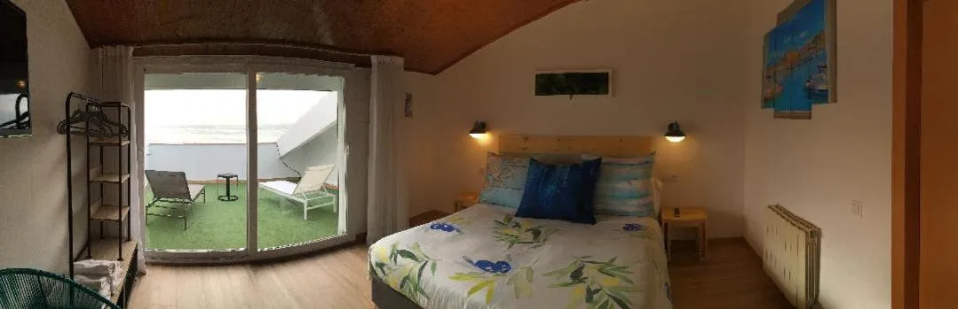 Bed in Vila De Premiá