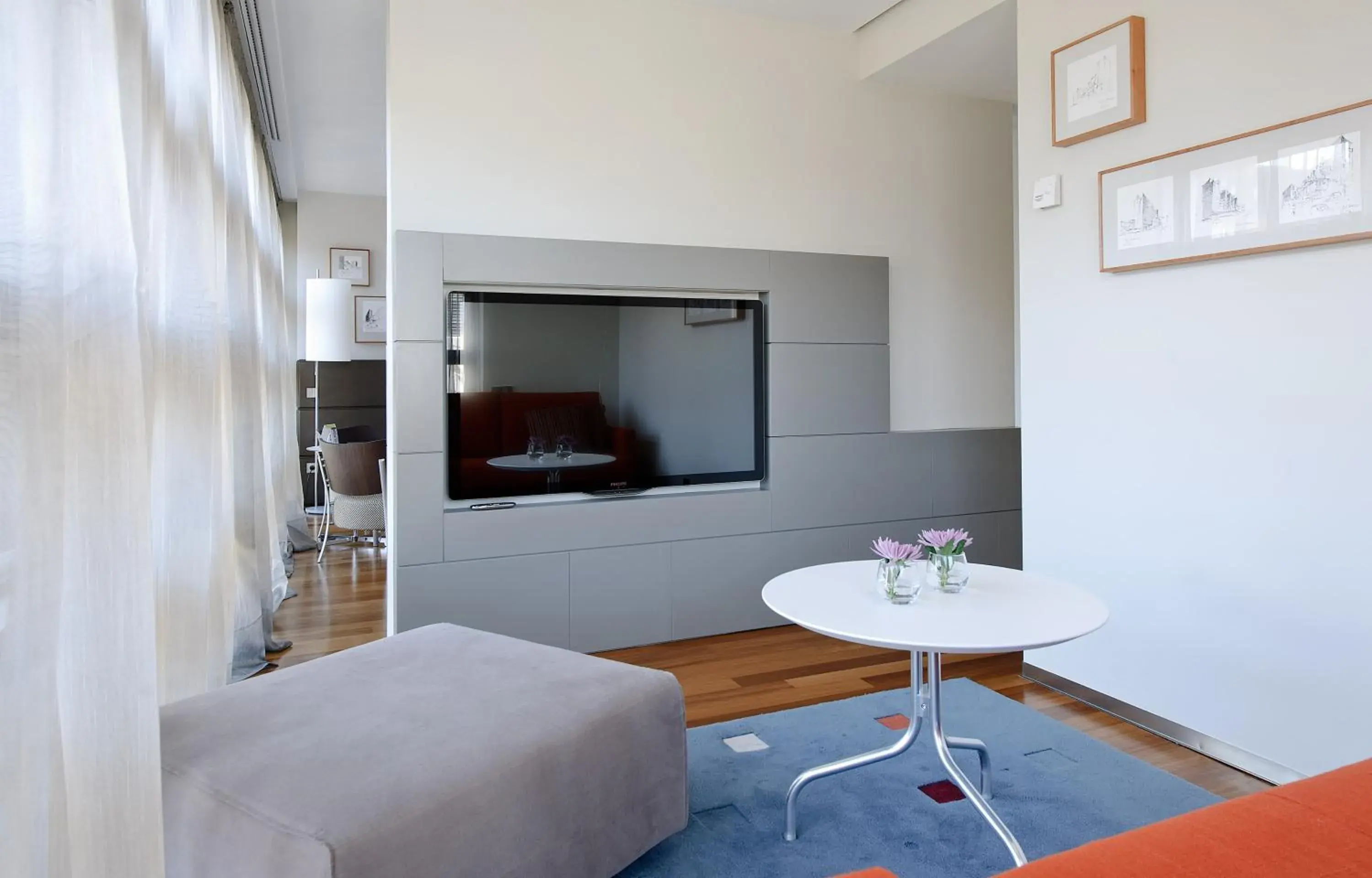 Superior Double Room in Hotel Reina Petronila Superior Double Room in Hotel Reina Petronila