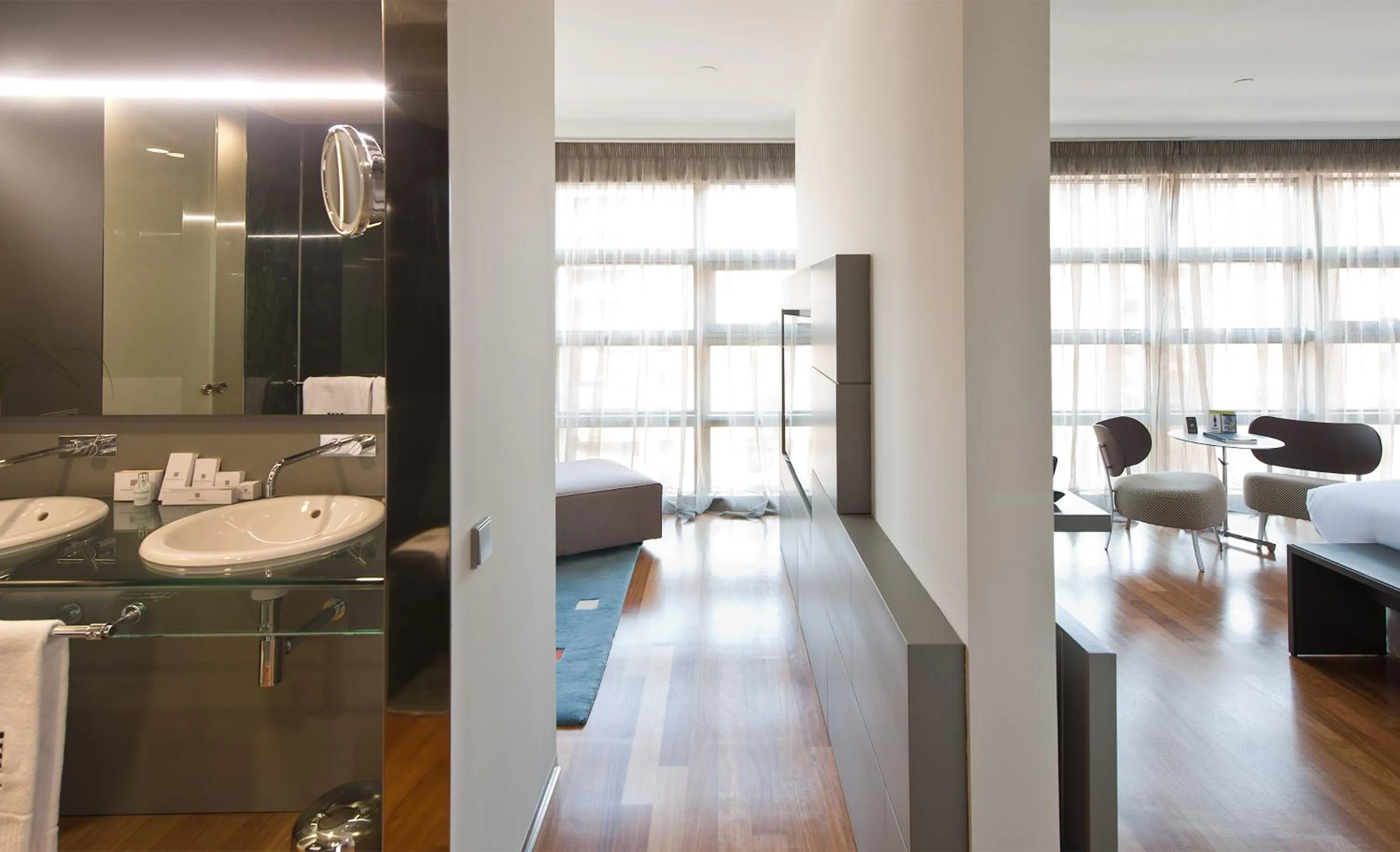 Bathroom in Hotel Reina Petronila