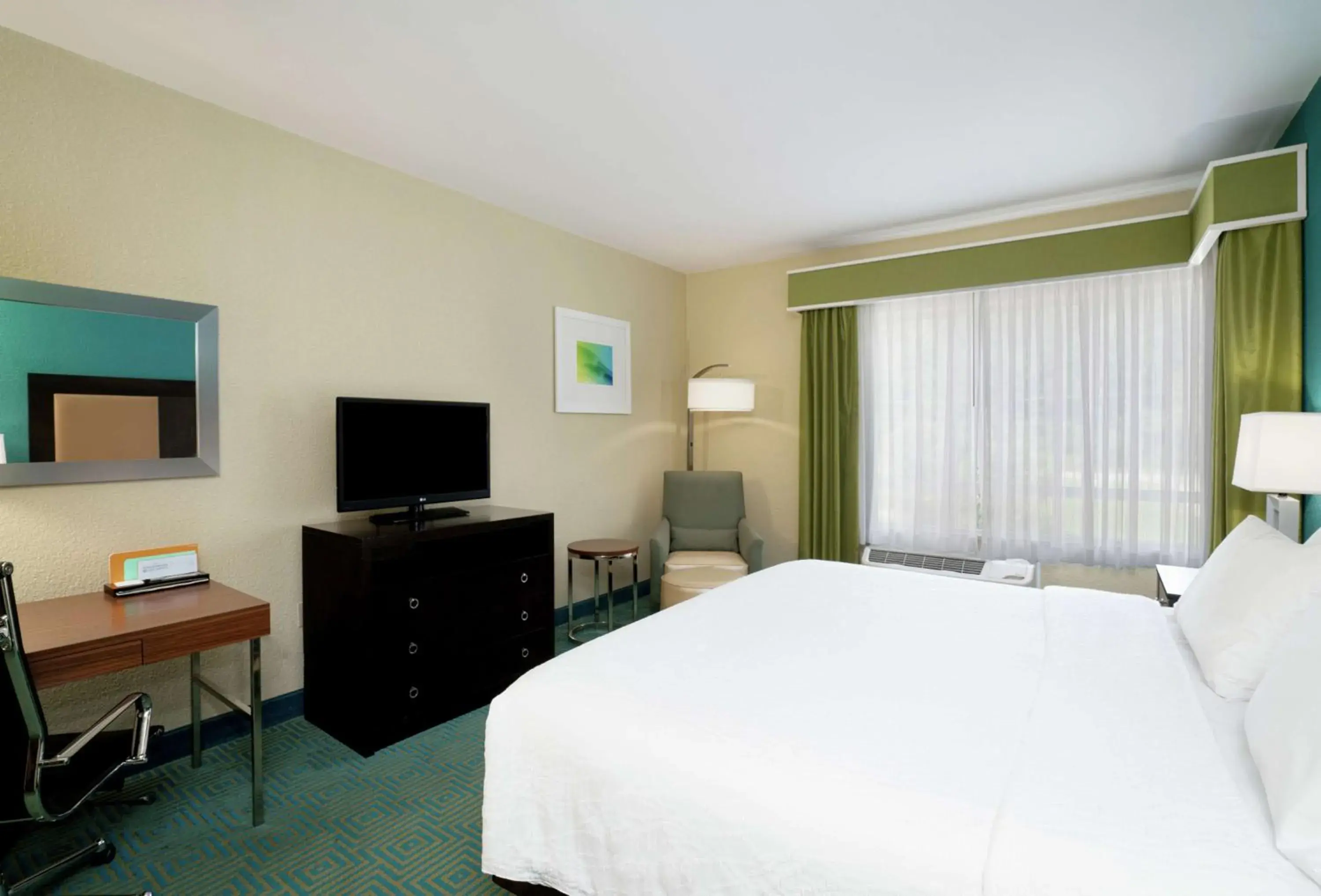 Bedroom, Bed in Hilton Garden Inn Dalton Bedroom, Bed in Hilton Garden Inn Dalton