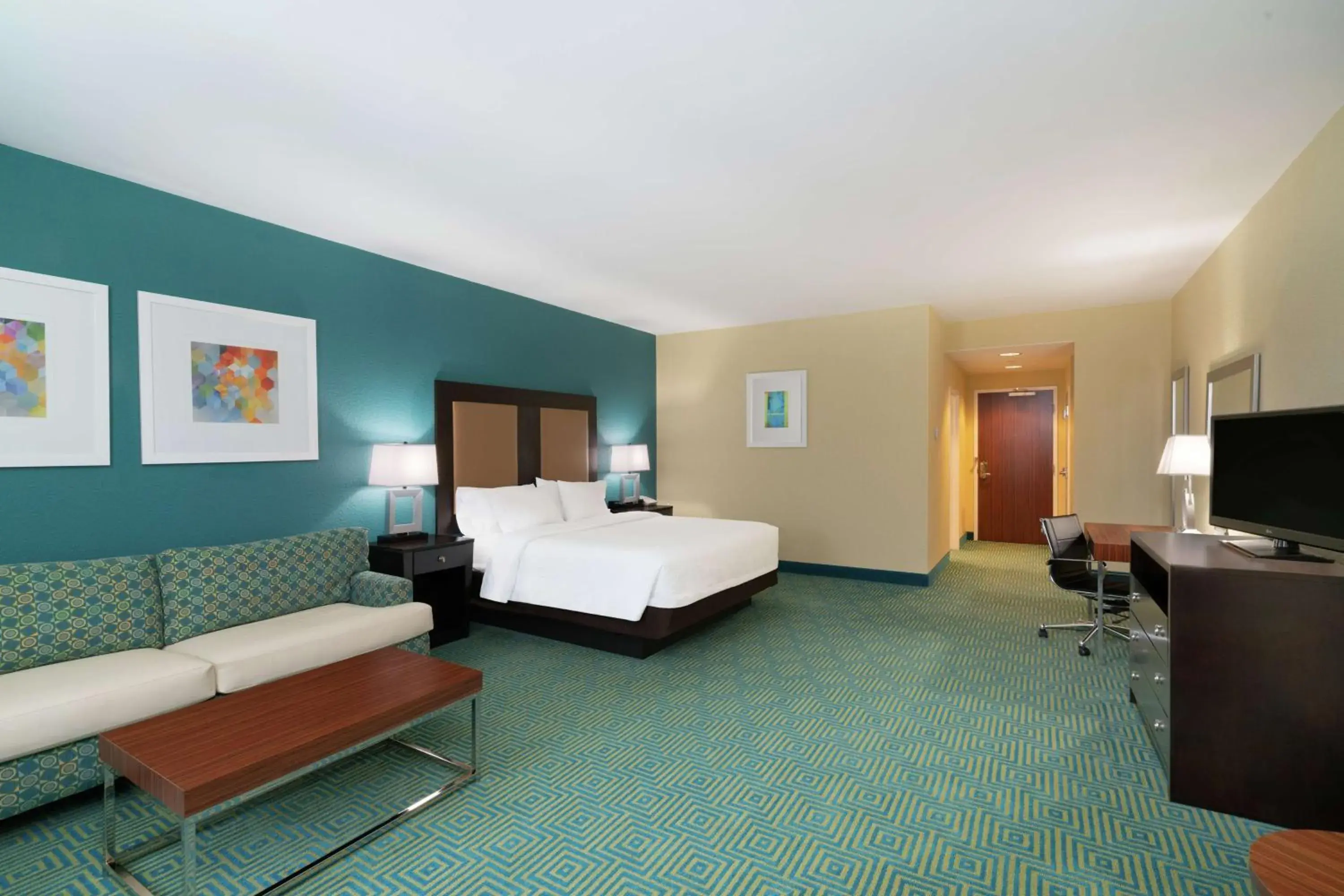 Bedroom, Bed in Hilton Garden Inn Dalton Bedroom, Bed in Hilton Garden Inn Dalton