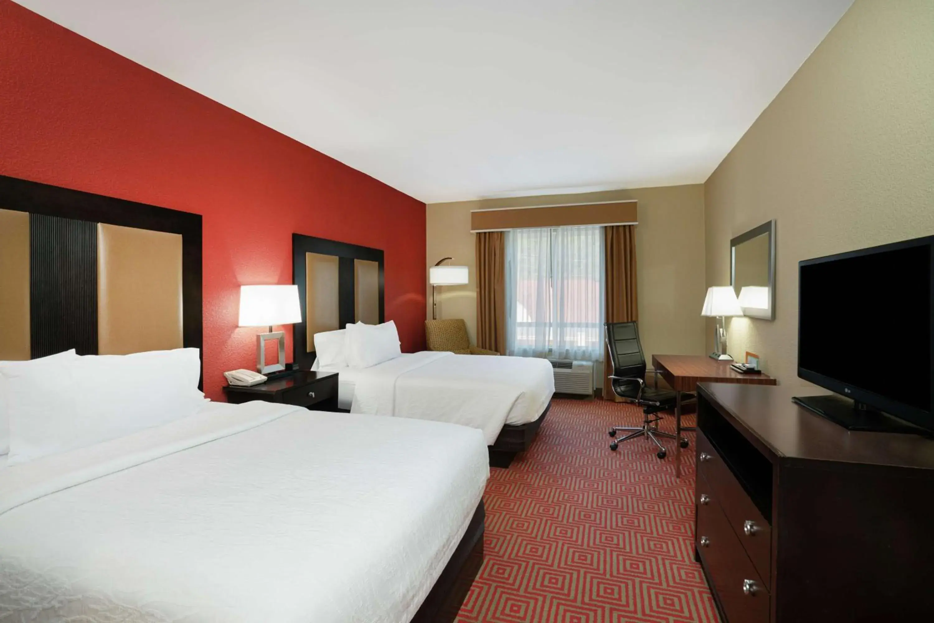Bedroom, Bed in Hilton Garden Inn Dalton Bedroom, Bed in Hilton Garden Inn Dalton