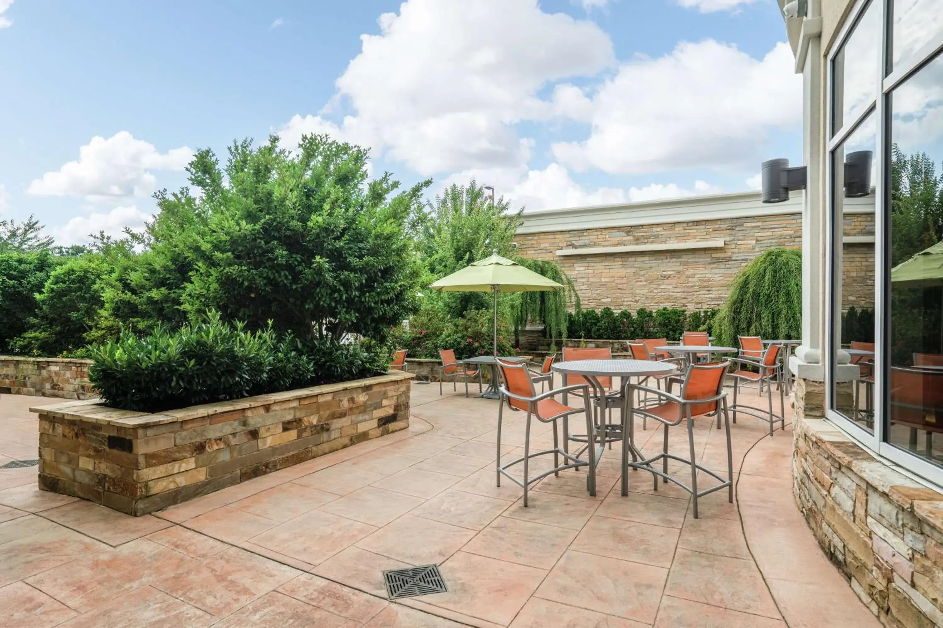 Inner courtyard view in Hilton Garden Inn Dalton Inner courtyard view in Hilton Garden Inn Dalton