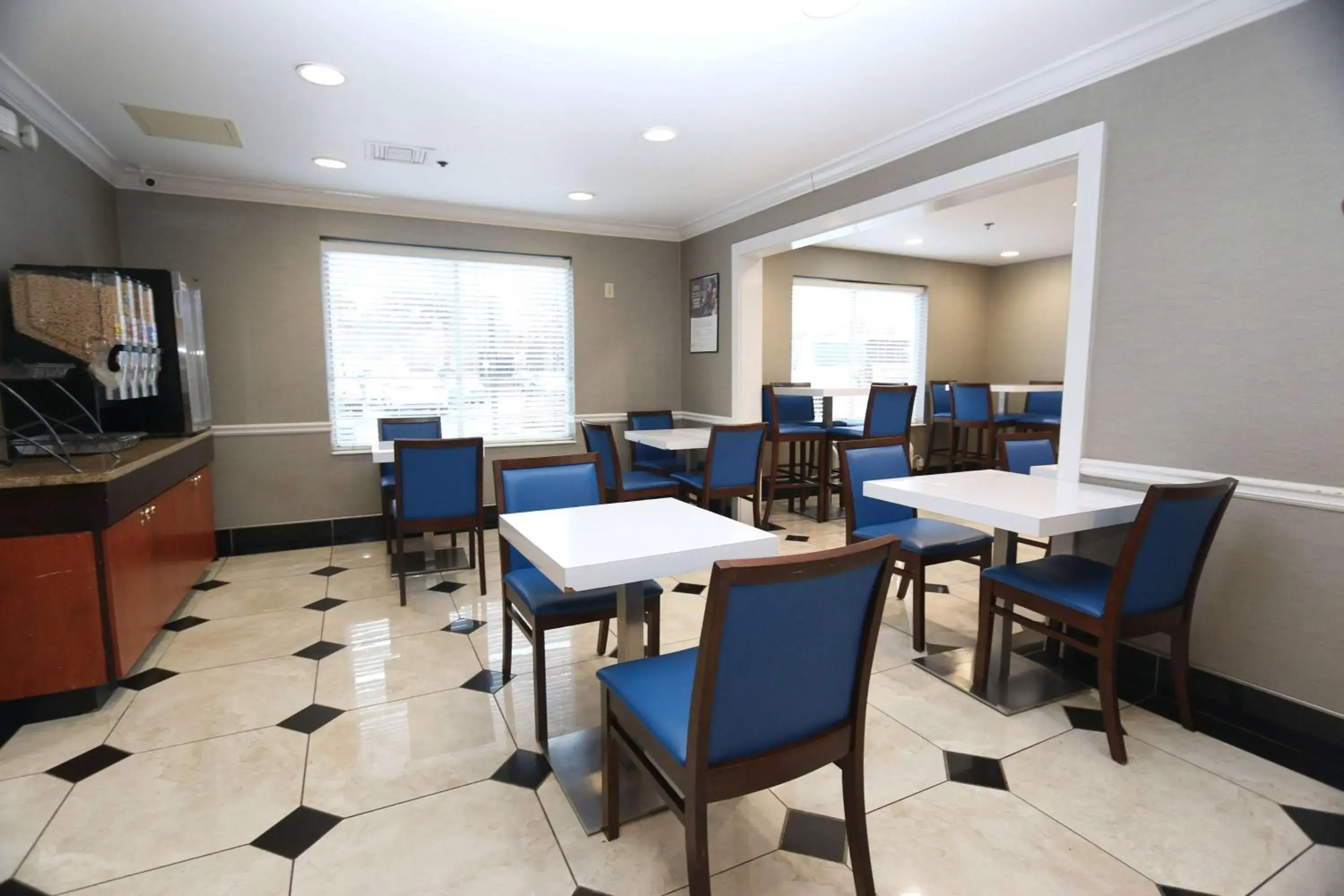 Restaurant/places to eat in Baymont by Wyndham Lithia Springs Atlanta Restaurant/places to eat in Baymont by Wyndham Lithia Springs Atlanta