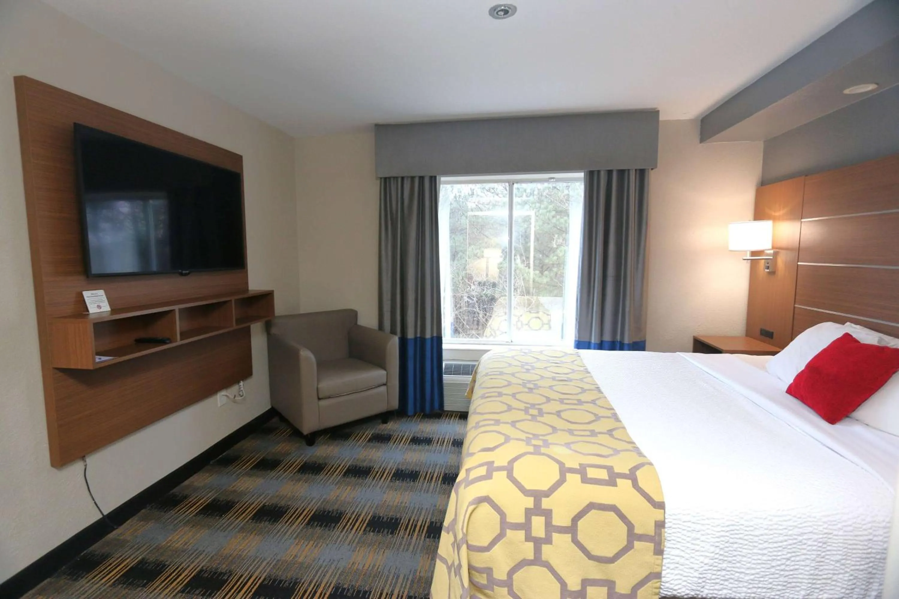 Photo of the whole room, Bed in Baymont by Wyndham Lithia Springs Atlanta