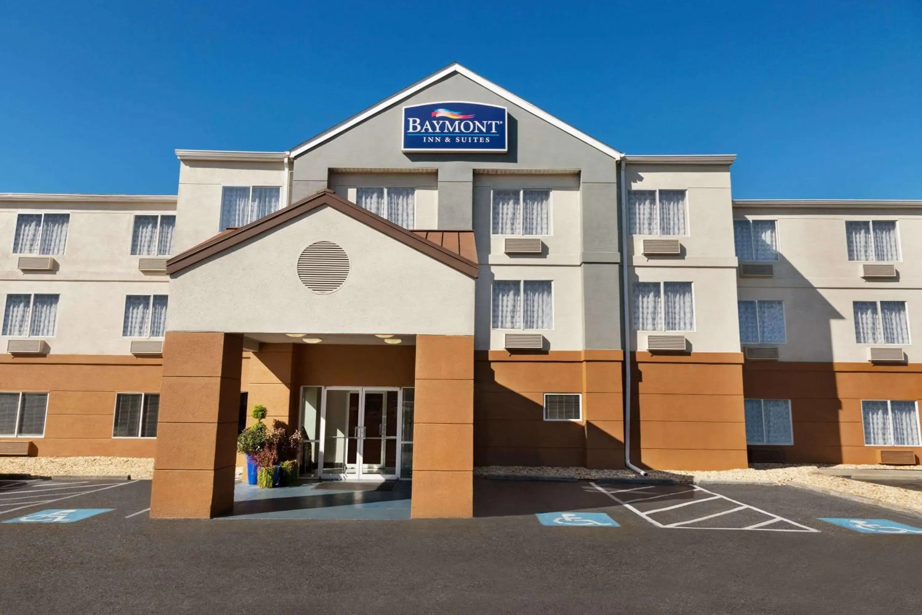 Property building in Baymont by Wyndham Lithia Springs Atlanta Property building in Baymont by Wyndham Lithia Springs Atlanta