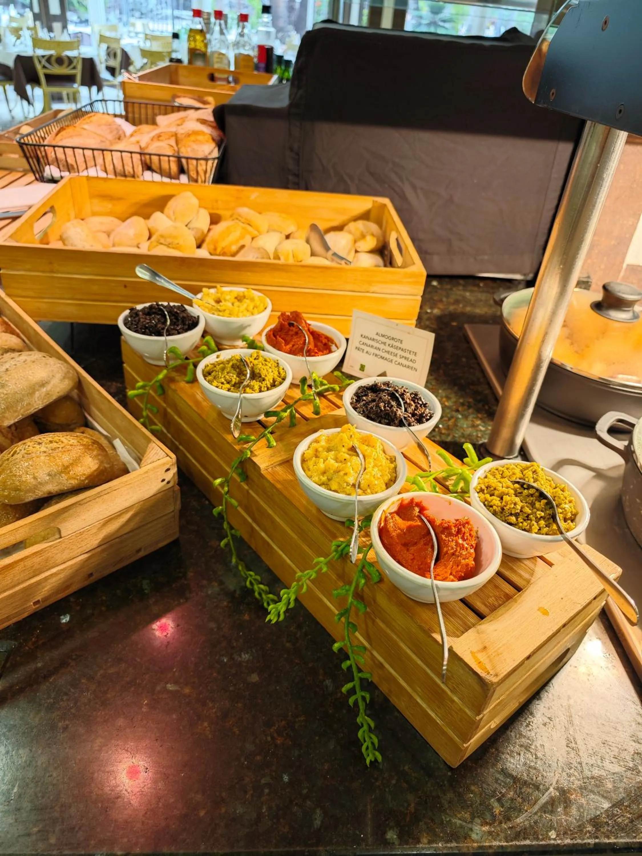 Restaurant/places to eat in Hotel Puerto Palace