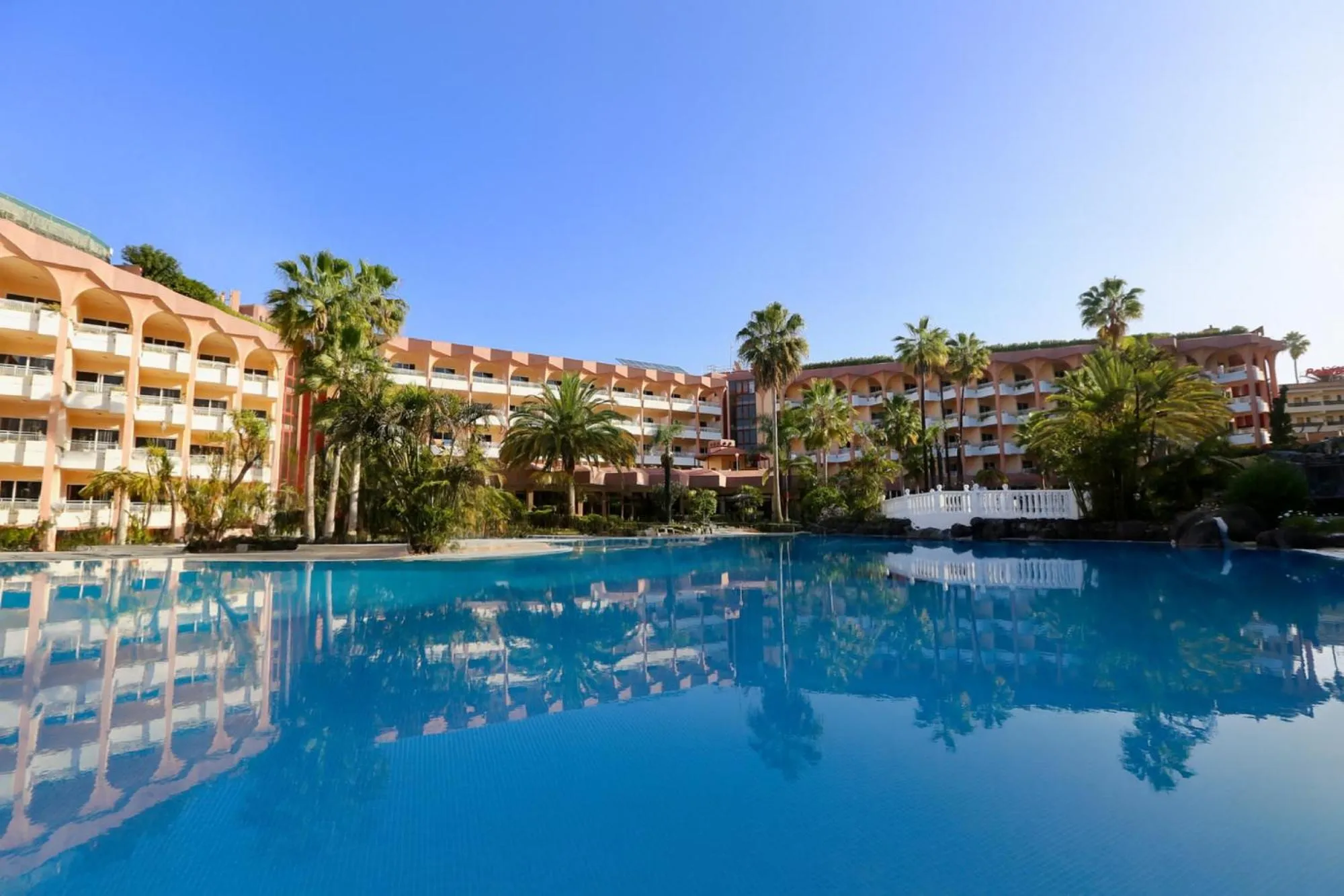 Pool view in Hotel Puerto Palace