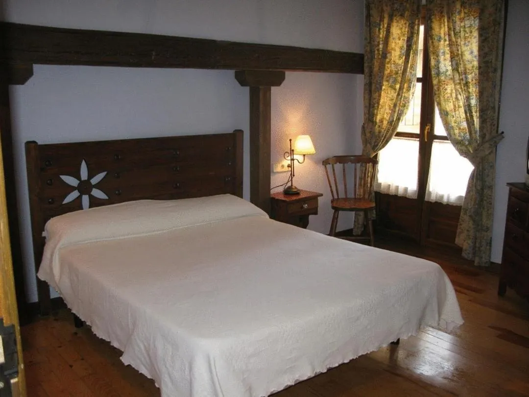 Photo of the whole room, Bed in Hotel Charle
