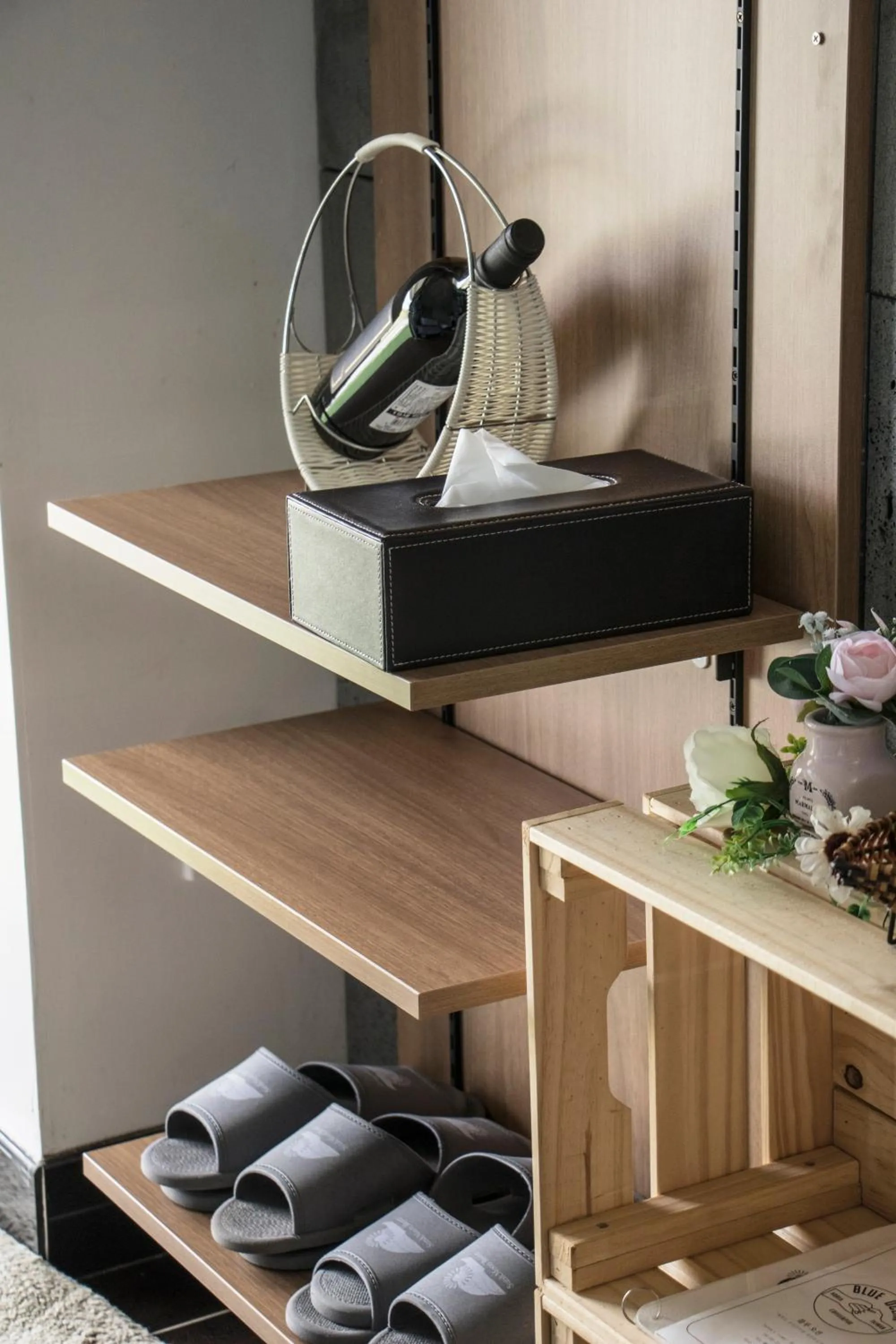 Decorative detail in Sun and Moon Resort