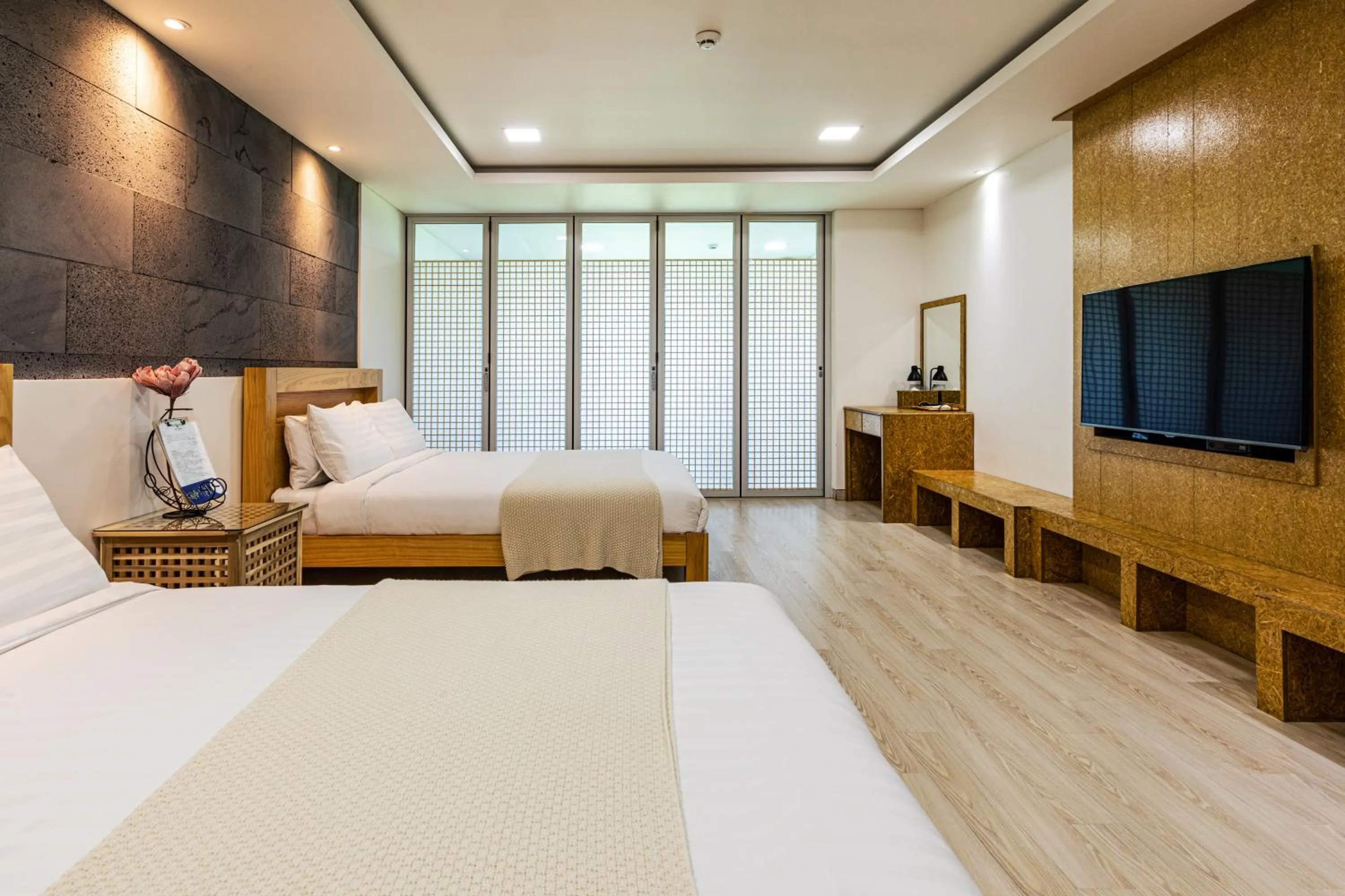 Bedroom, Bed in Sun and Moon Resort