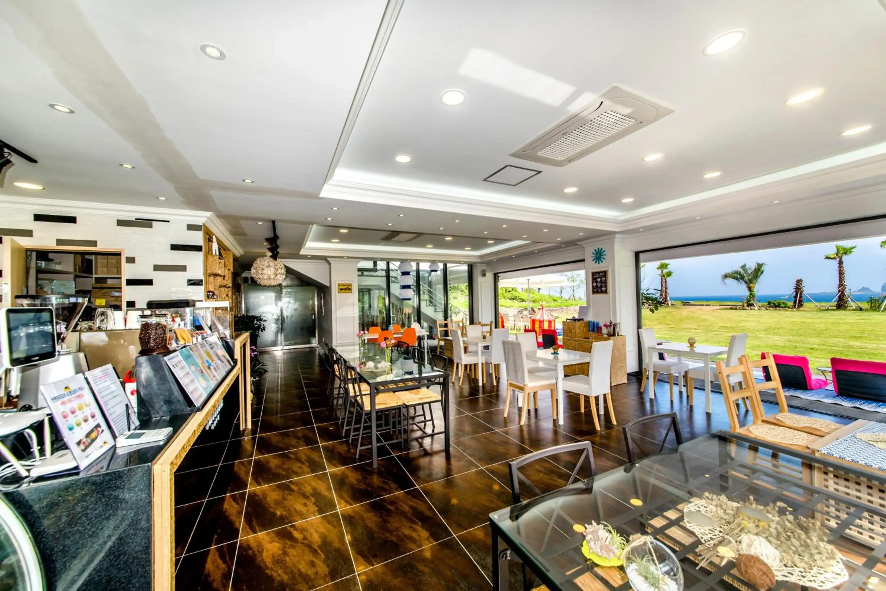 Property building in Sun and Moon Resort Property building in Sun and Moon Resort