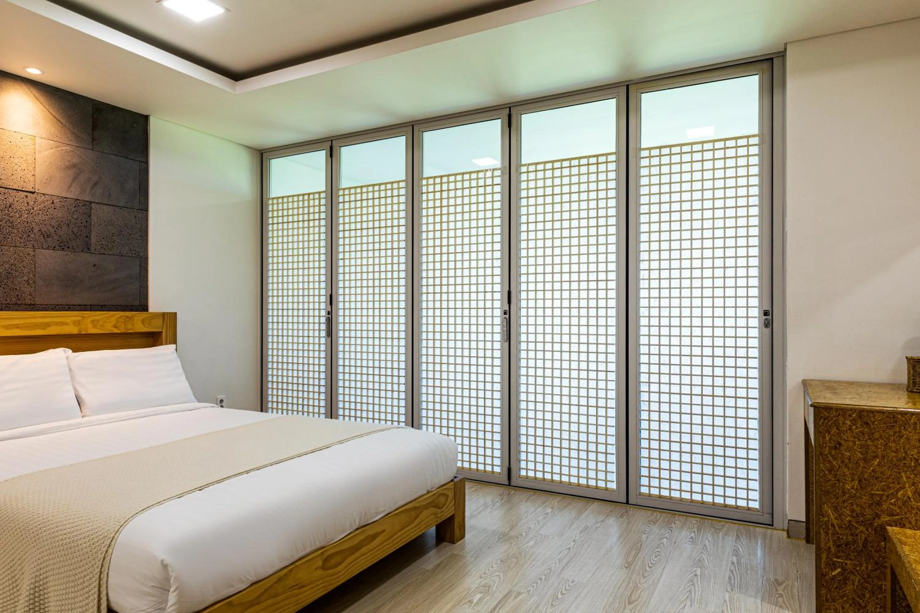Bedroom, Bed in Sun and Moon Resort
