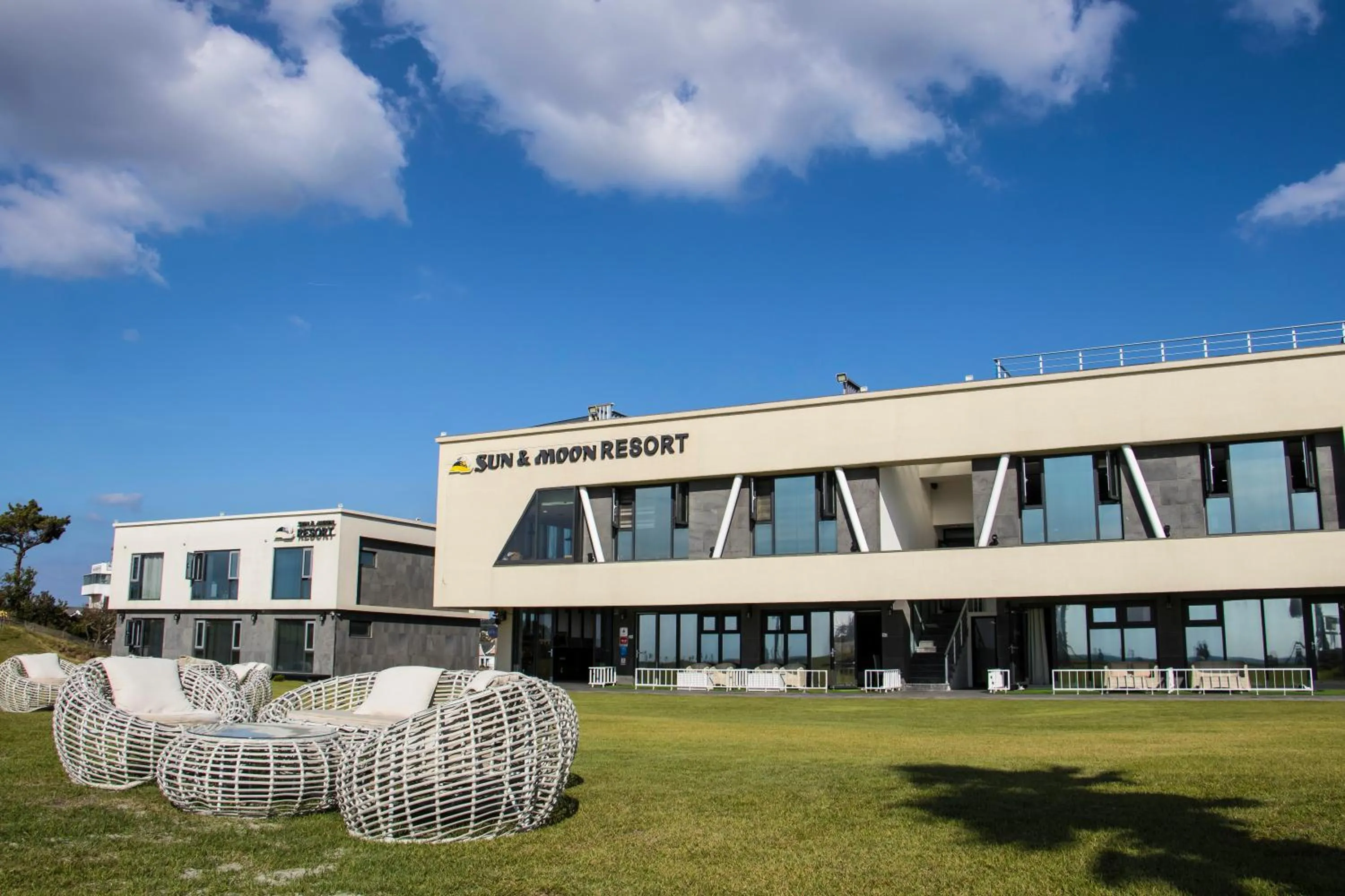 Property building in Sun and Moon Resort