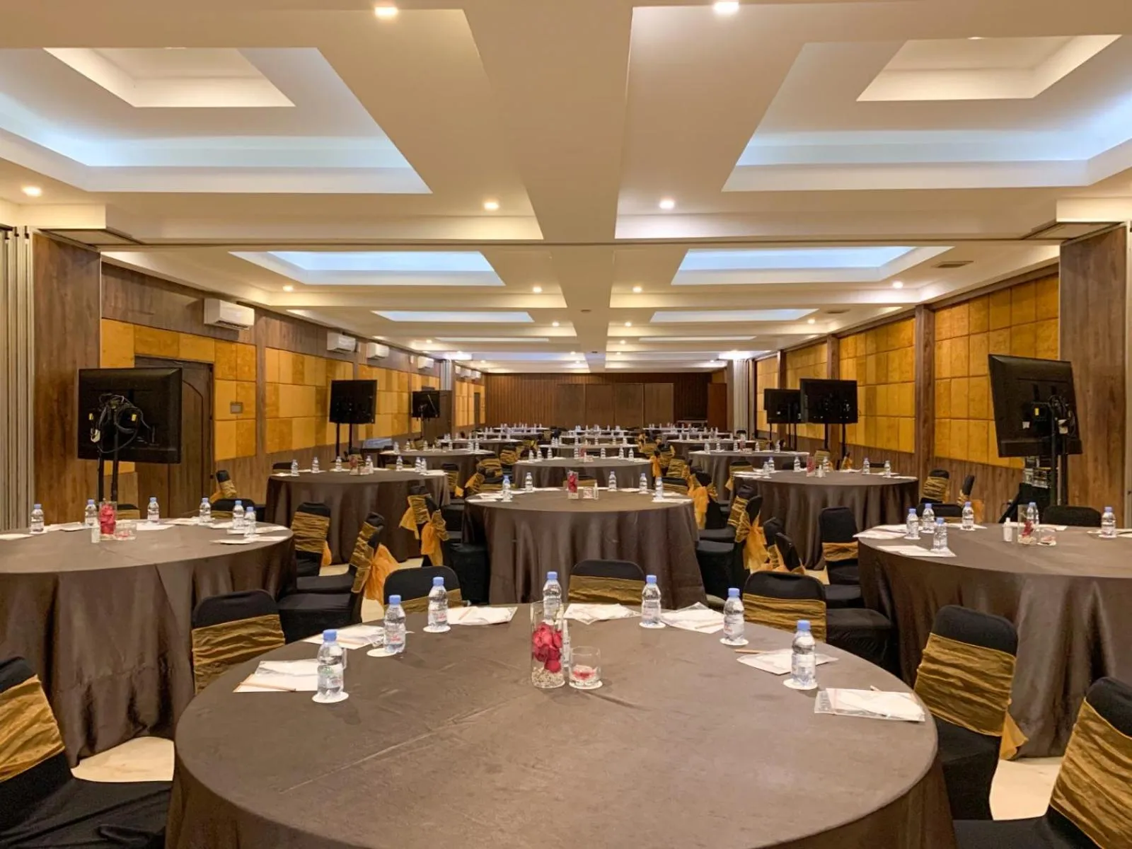 Meeting/conference room in The Westlake Hotel & Resort Yogyakarta