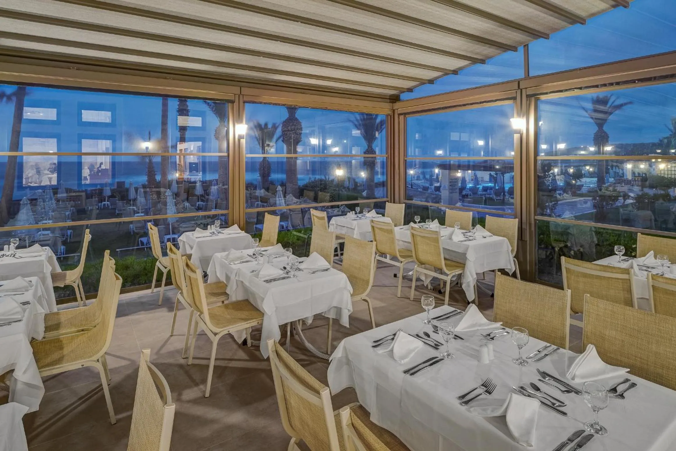 Restaurant/places to eat in Creta Star Hotel - Adults Only