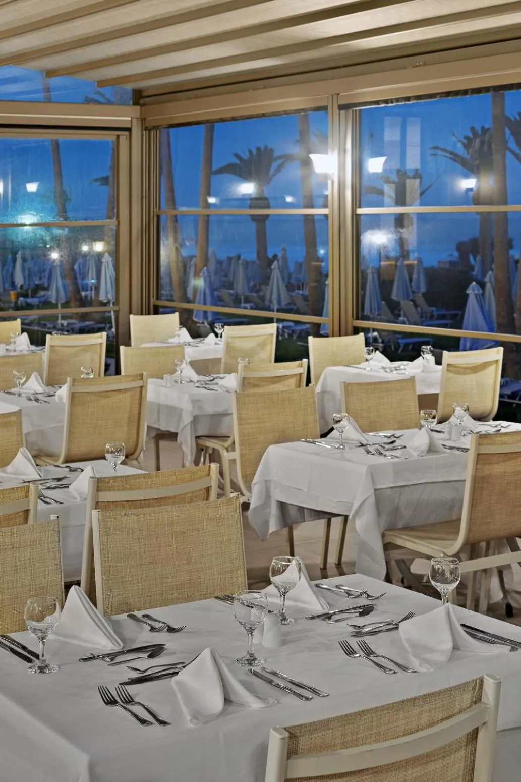 Restaurant/places to eat in Creta Star Hotel - Adults Only