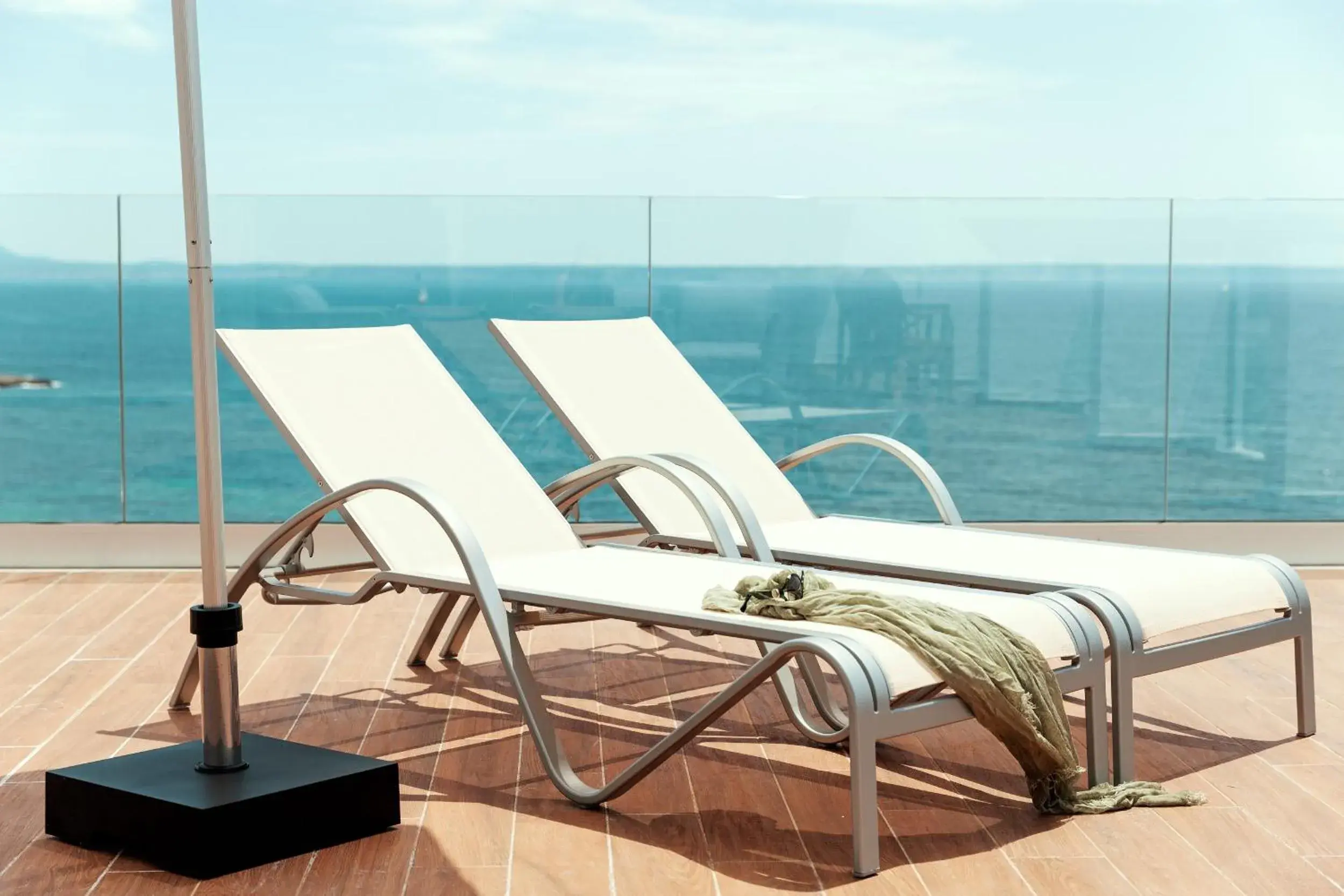 sunbed in Aparthotel Ponent Mar sunbed in Aparthotel Ponent Mar