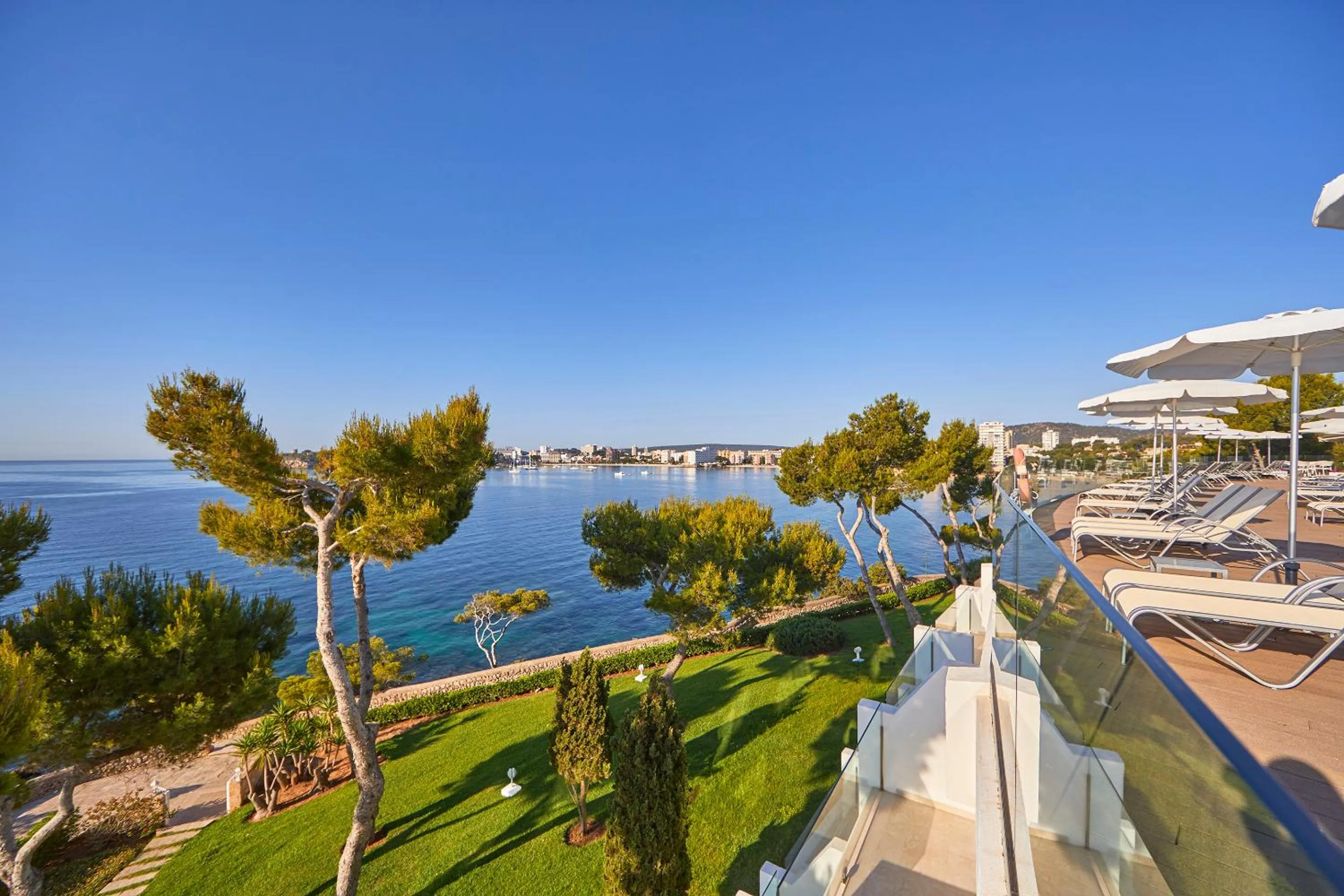 Sea view in Aparthotel Ponent Mar