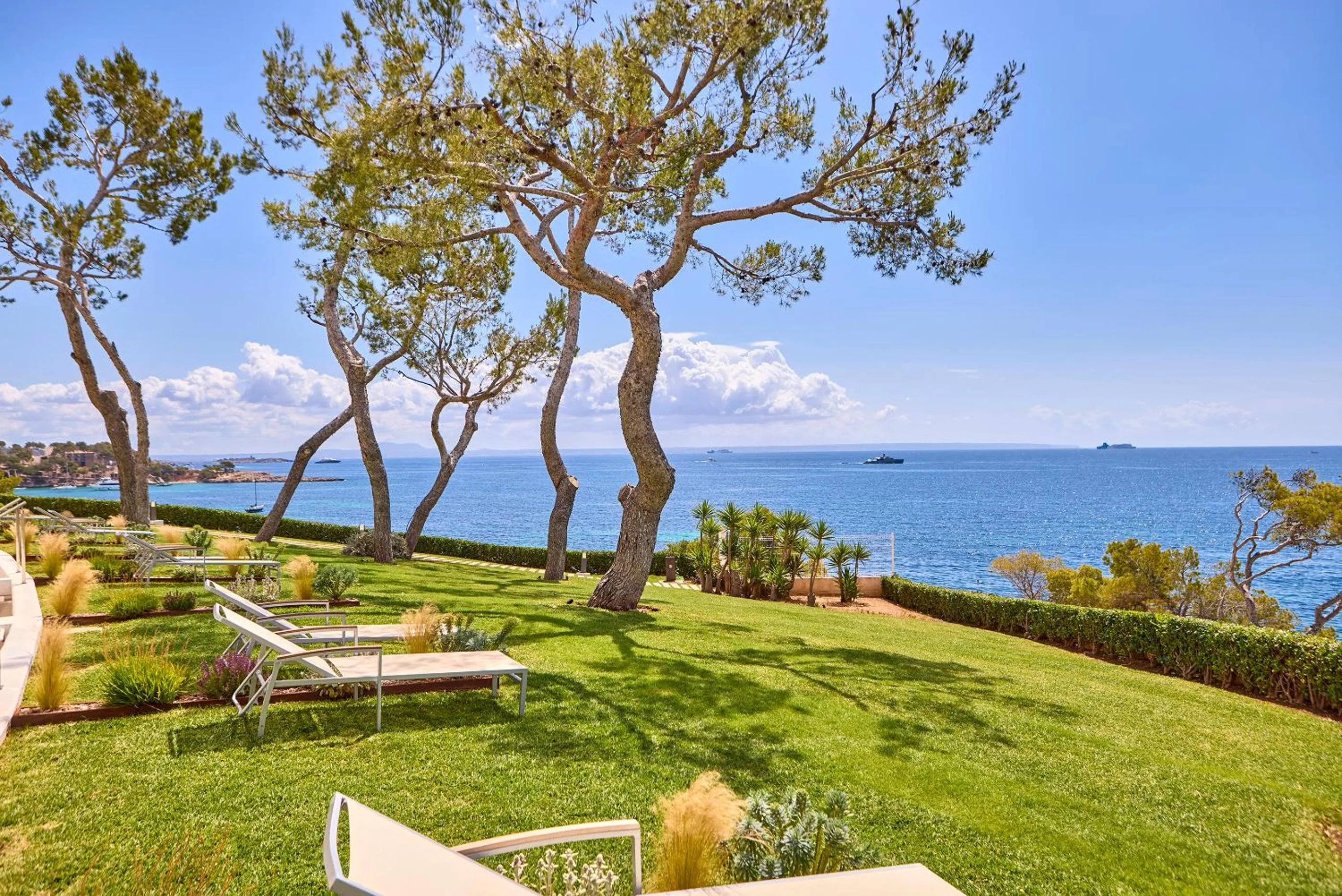 Sea view in Aparthotel Ponent Mar